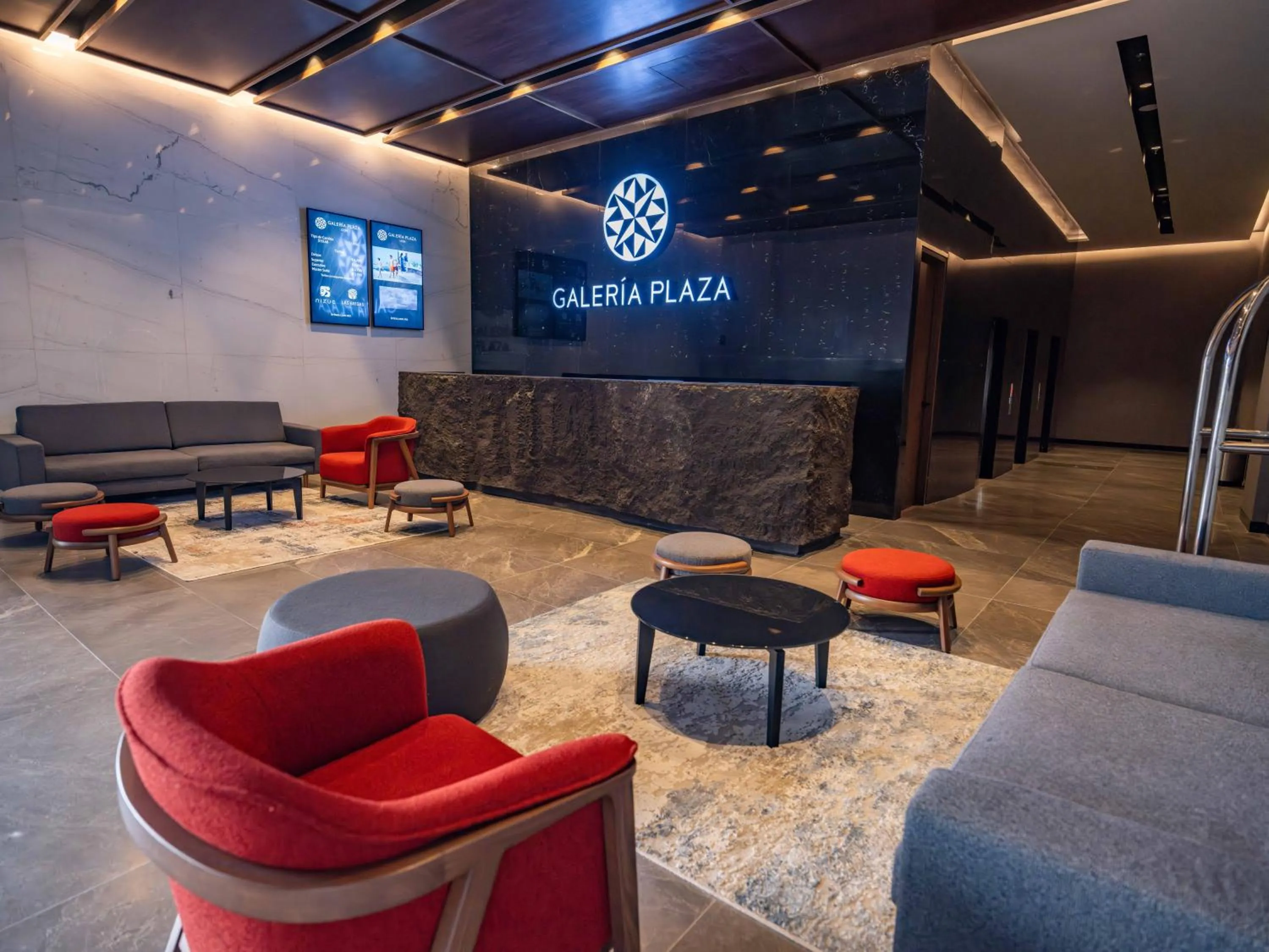 Lobby or reception in Galeria Plaza Leon