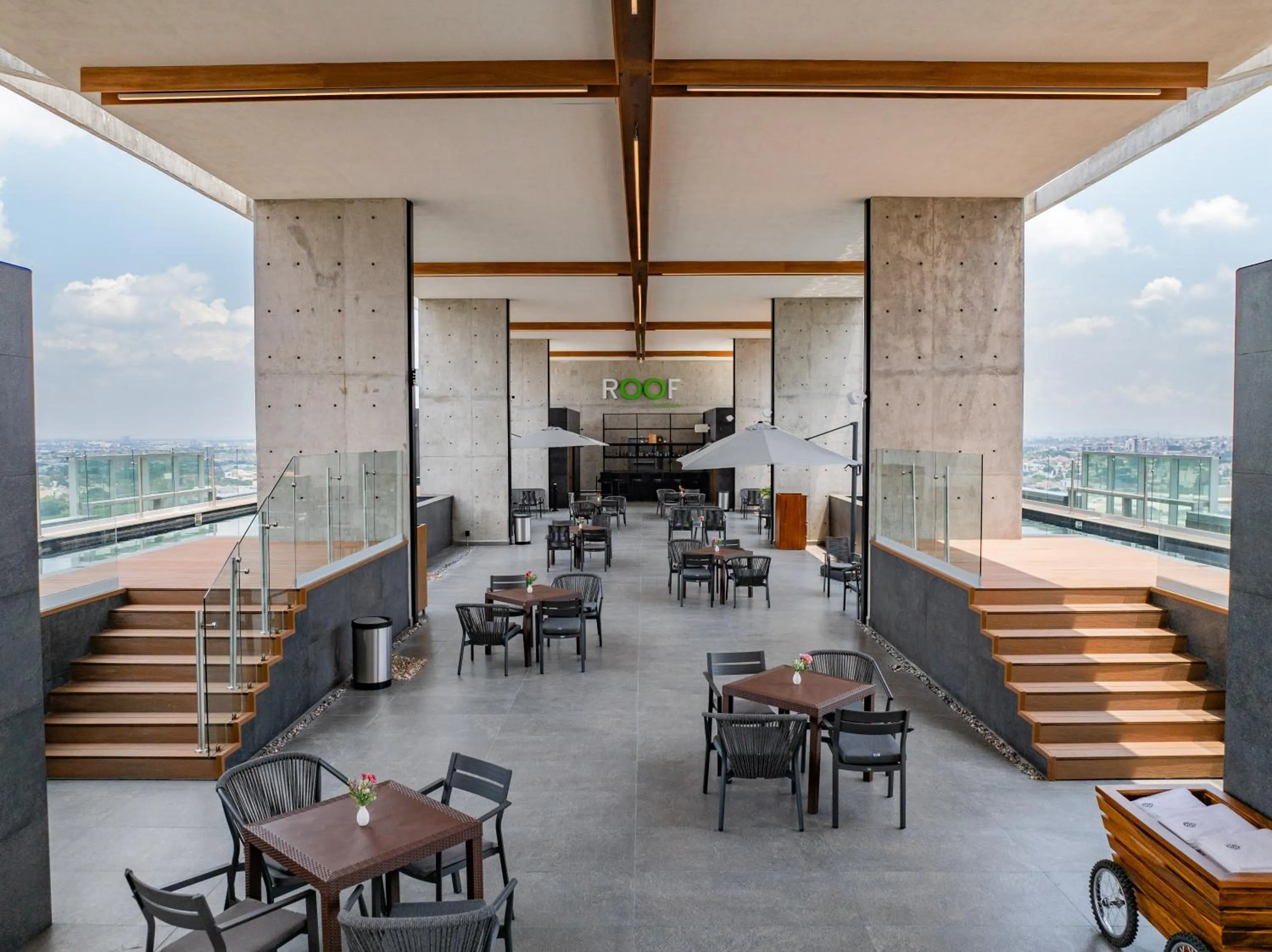 Balcony/Terrace in Galeria Plaza Leon