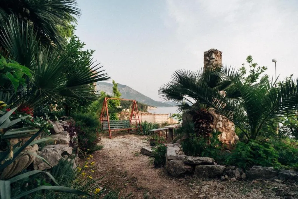 Garden in Villa Šoti