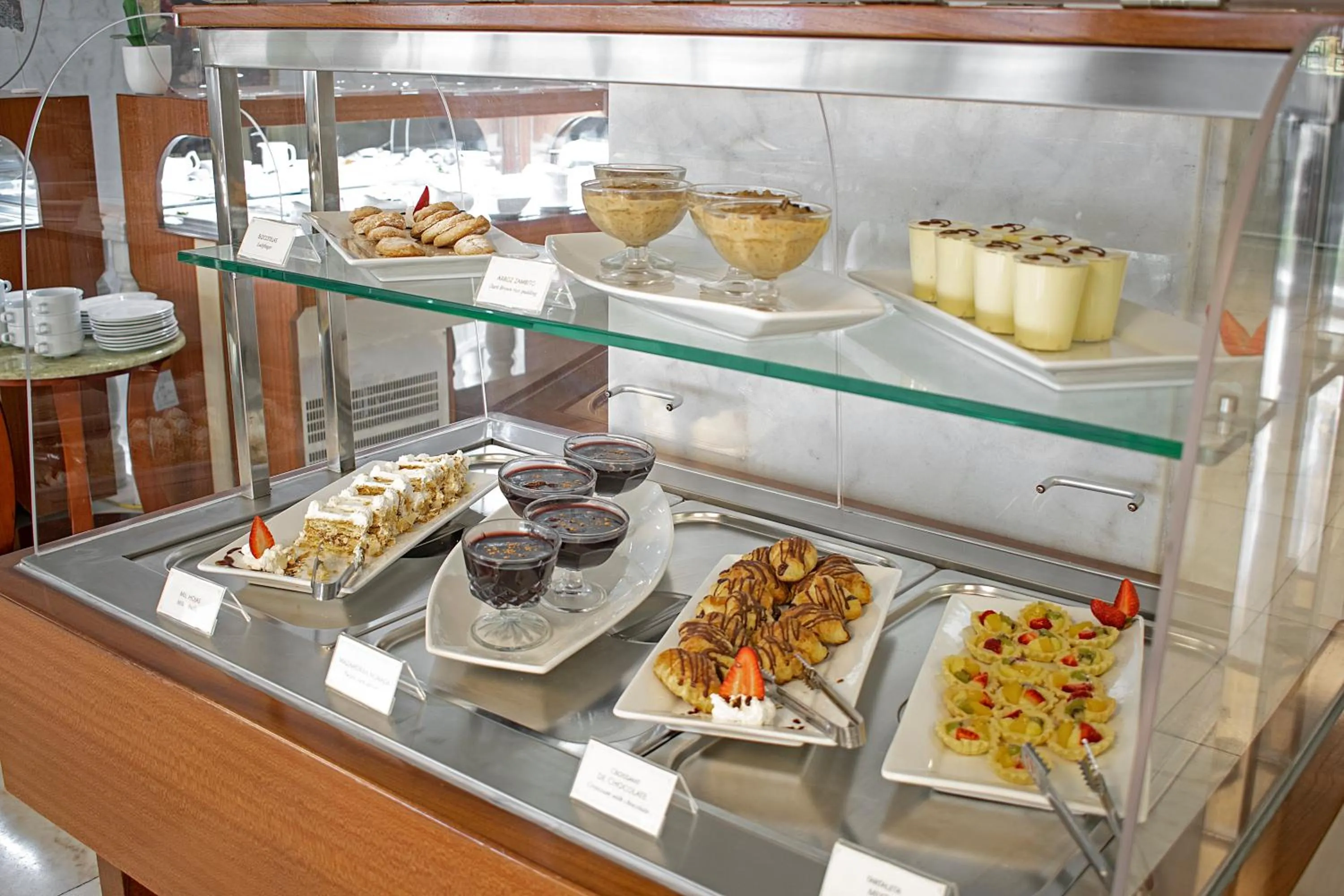 Buffet breakfast in Luxury Inkari Hotel