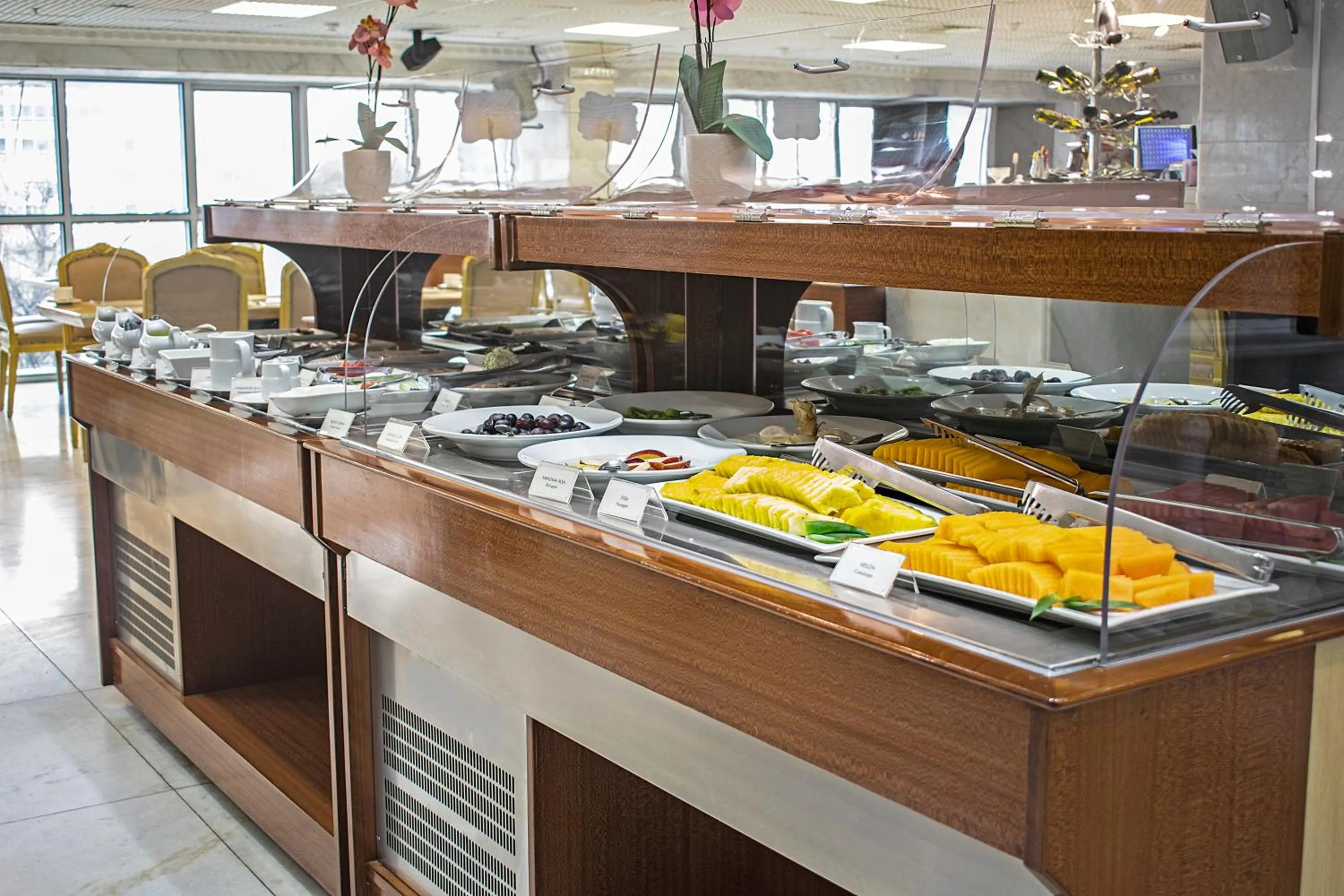 Food in Luxury Inkari Hotel