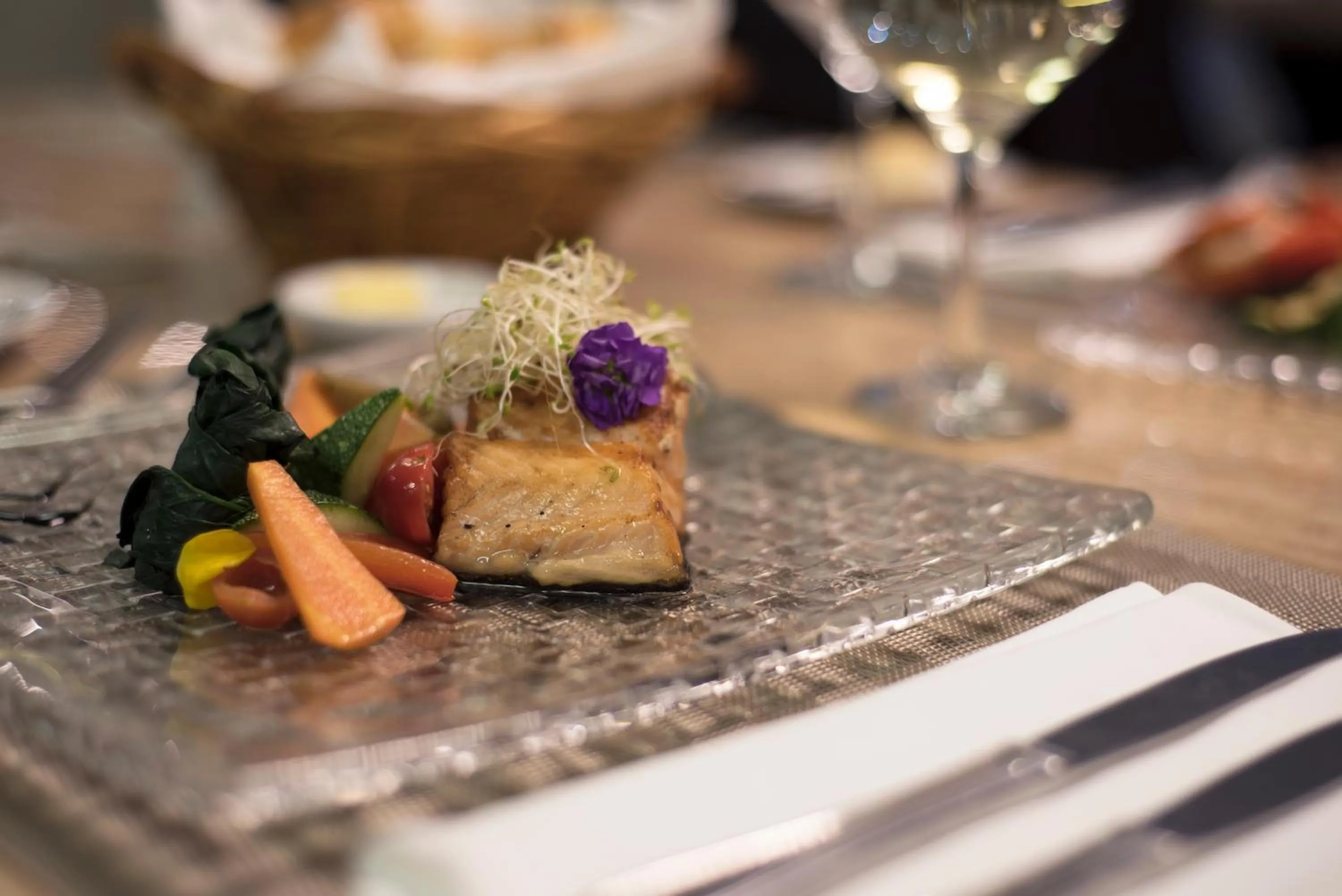 Restaurant/places to eat in Luxury Inkari Hotel