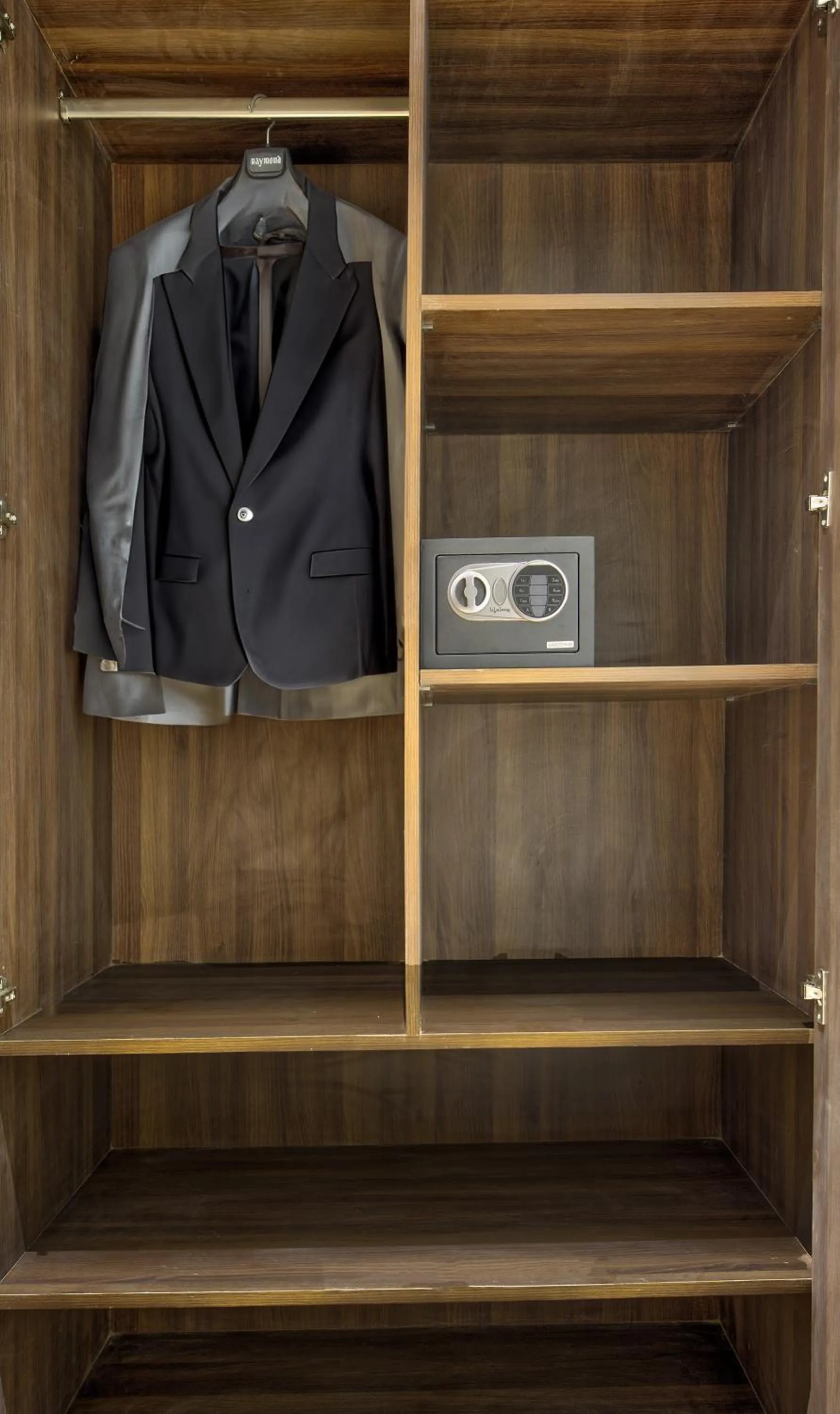 wardrobe in Lance 21 - Ashok Nagar