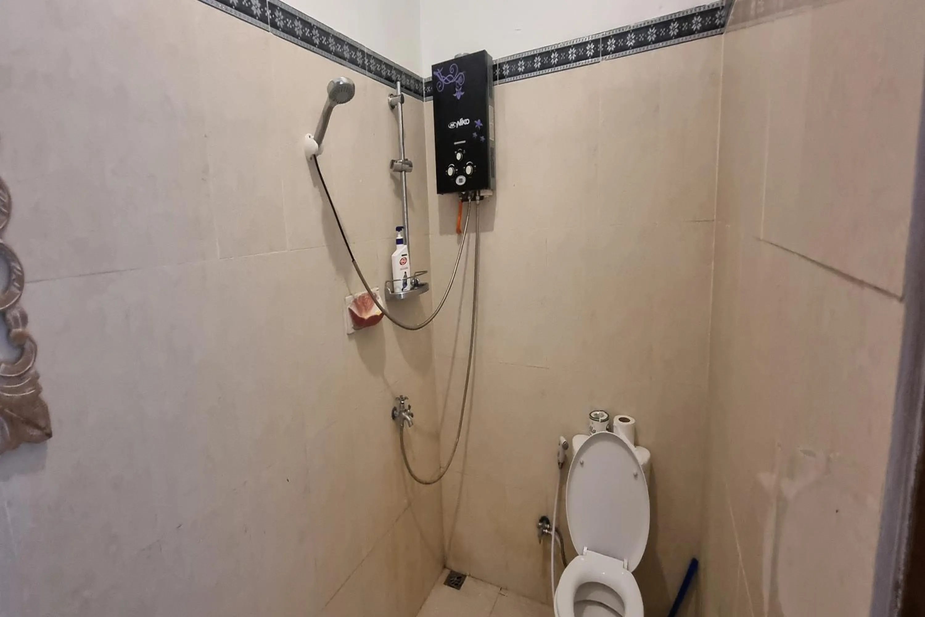 Shower in Onion Garden And Natural Hotspring