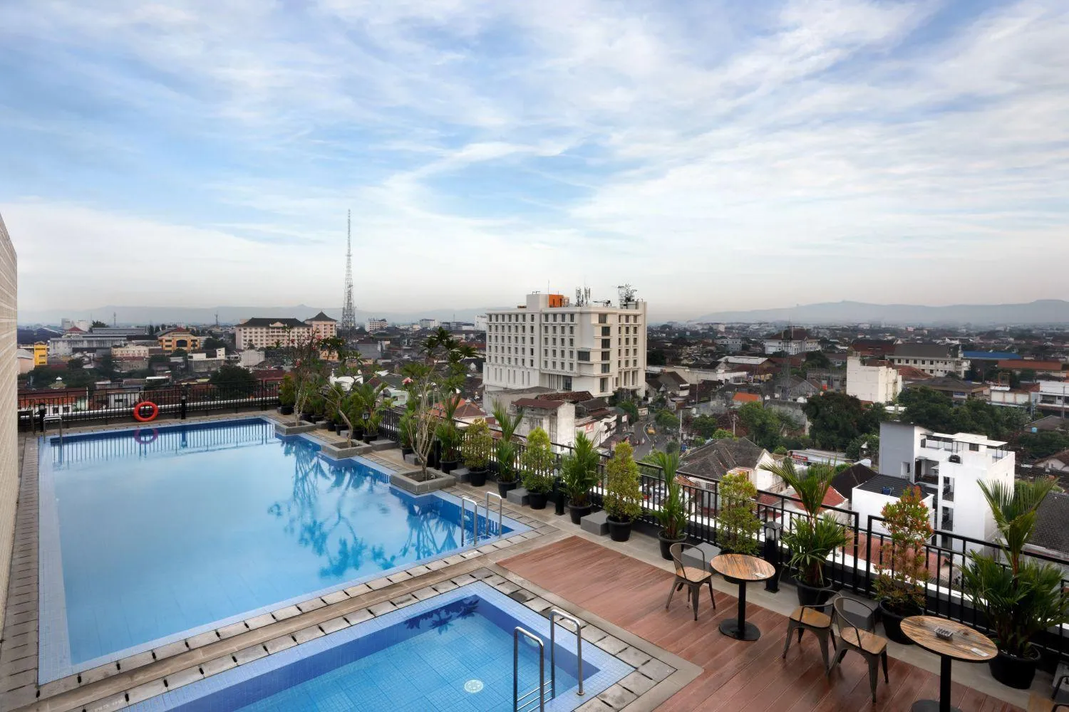 Swimming pool in 1O1 STYLE Yogyakarta Malioboro