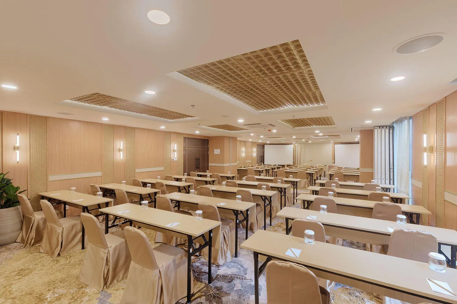 Meeting/conference room in 1O1 STYLE Yogyakarta Malioboro