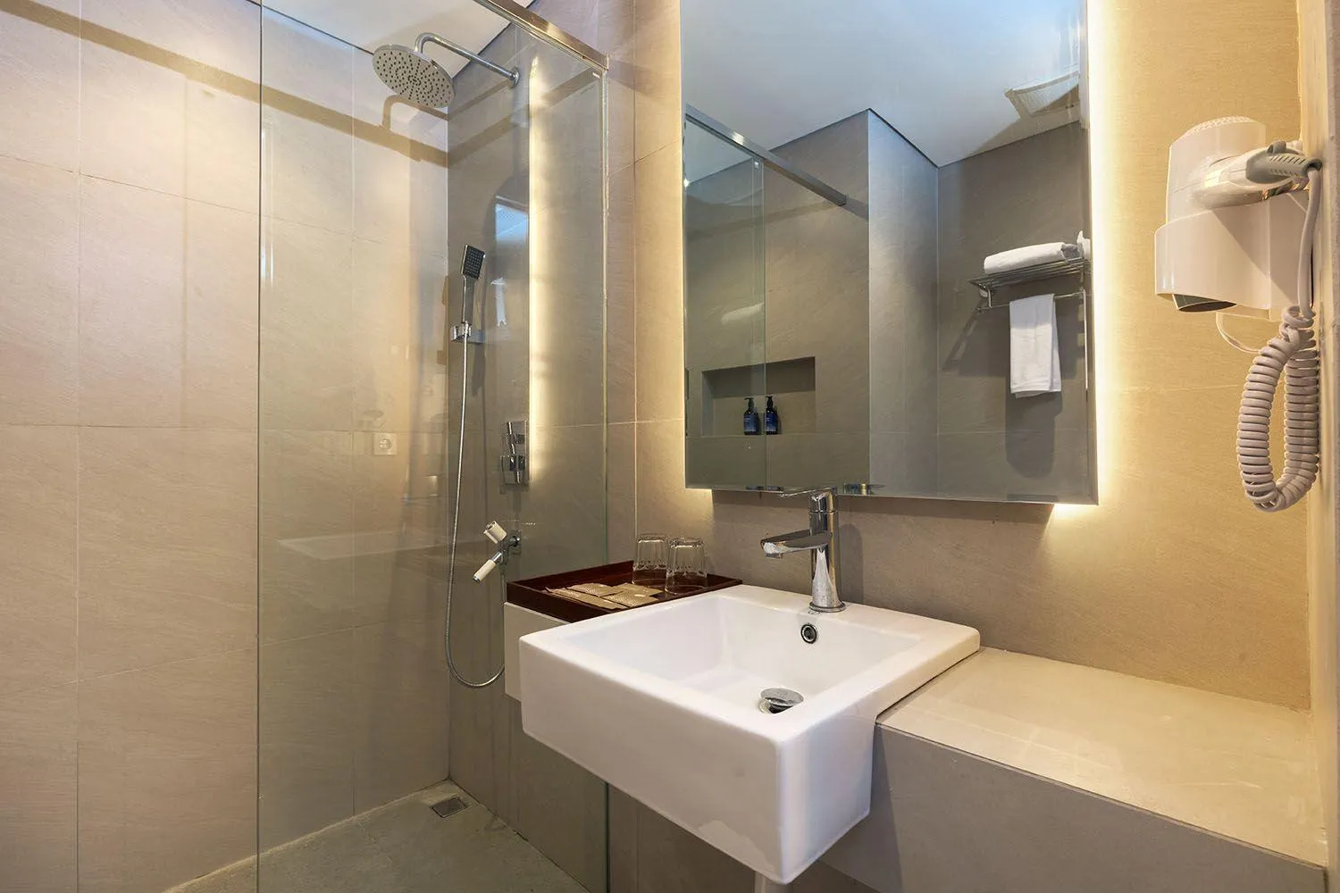 Bathroom in 1O1 STYLE Yogyakarta Malioboro