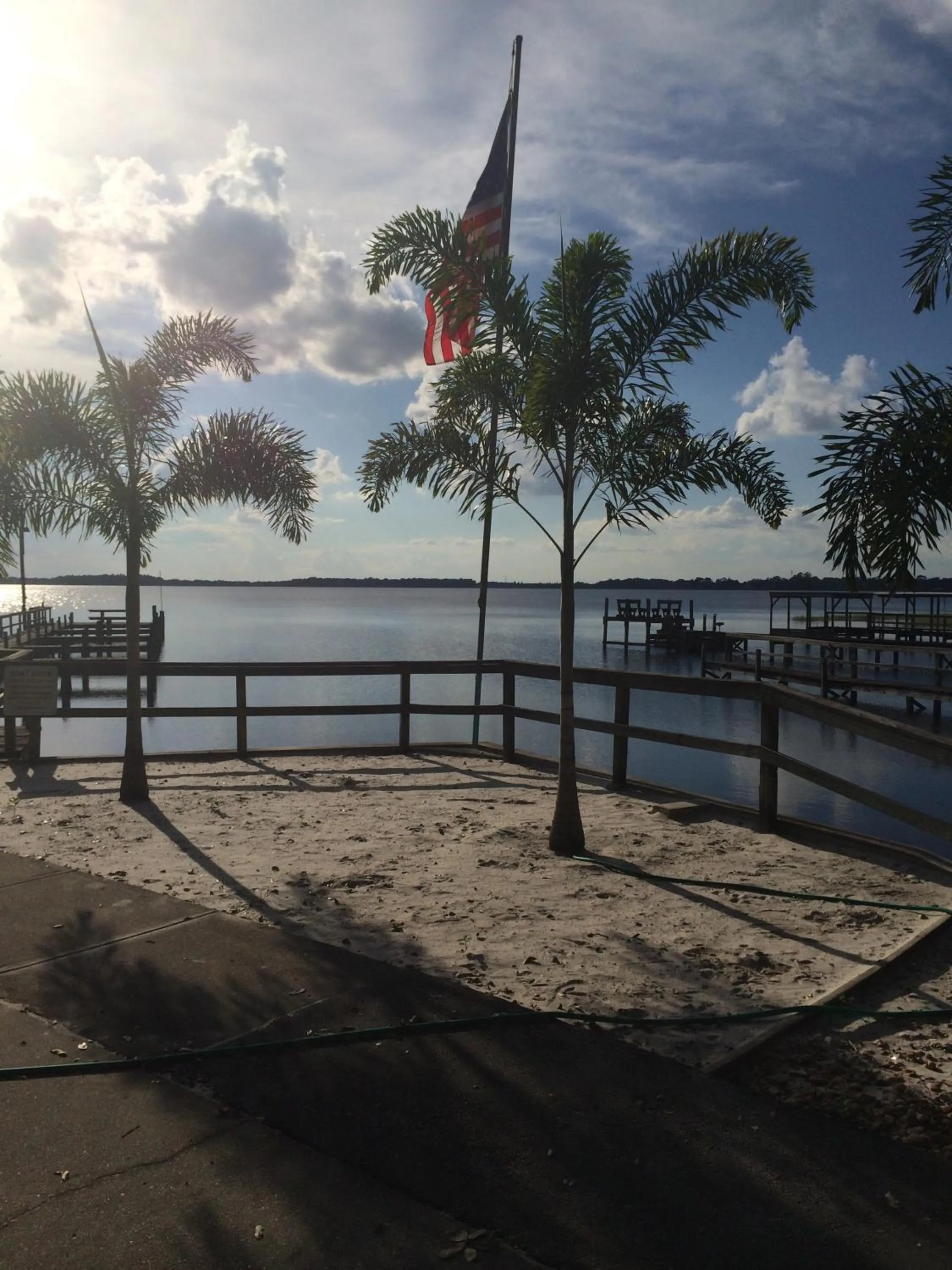 Facade/entrance in Lakeside Inn and Cafe