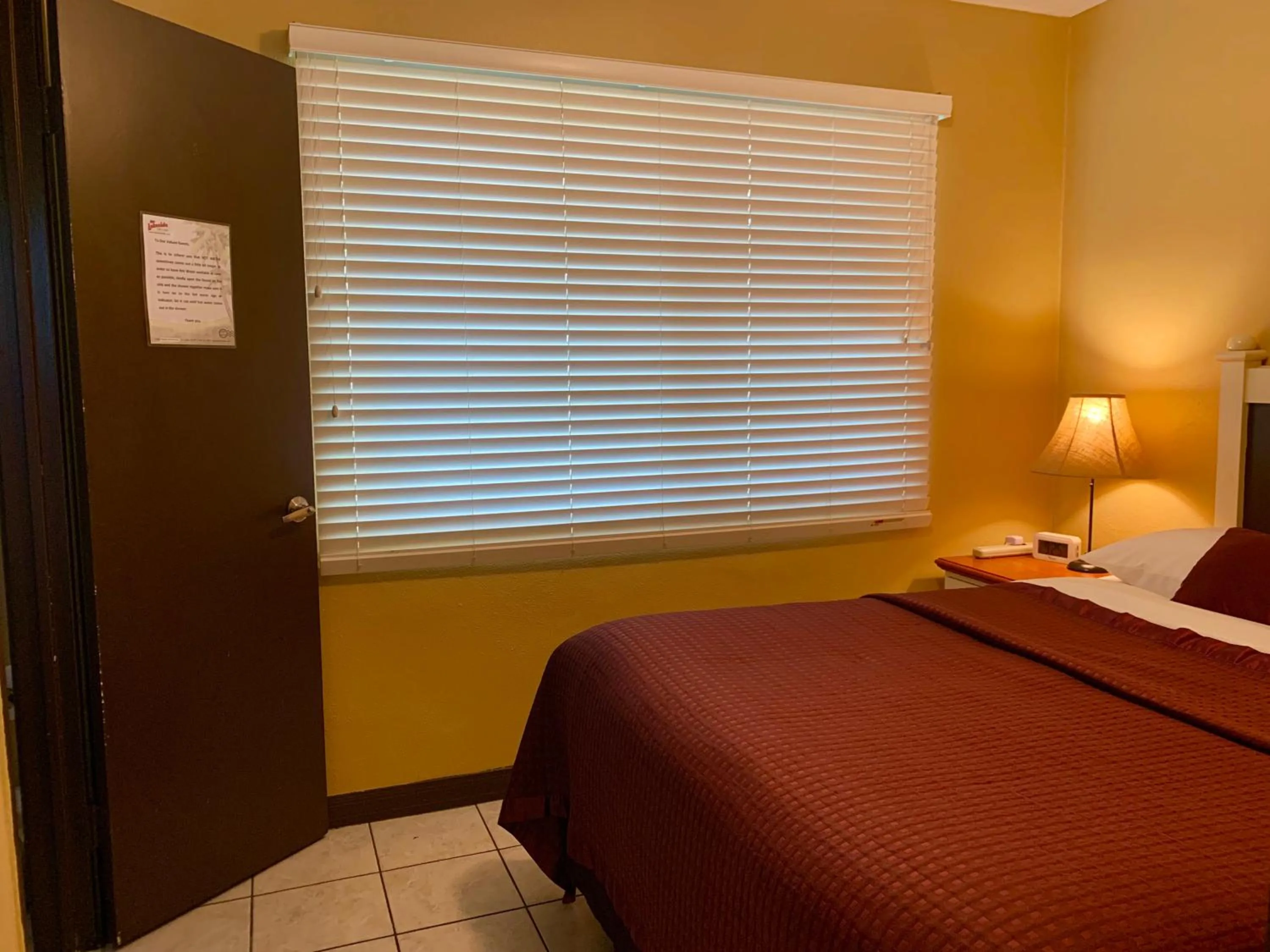 Lakeside Inn and Cafe