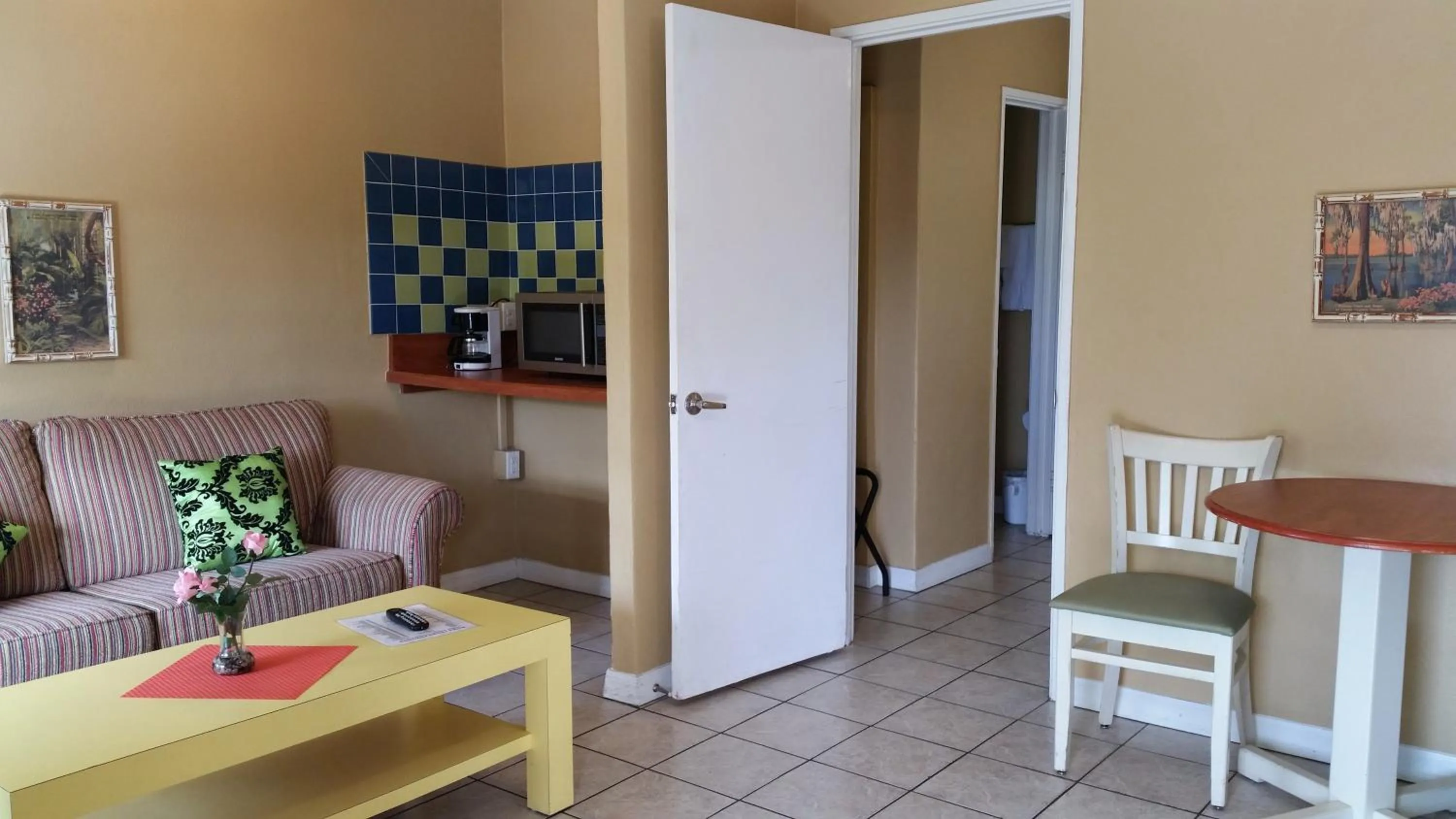 Bed in Lakeside Inn and Cafe