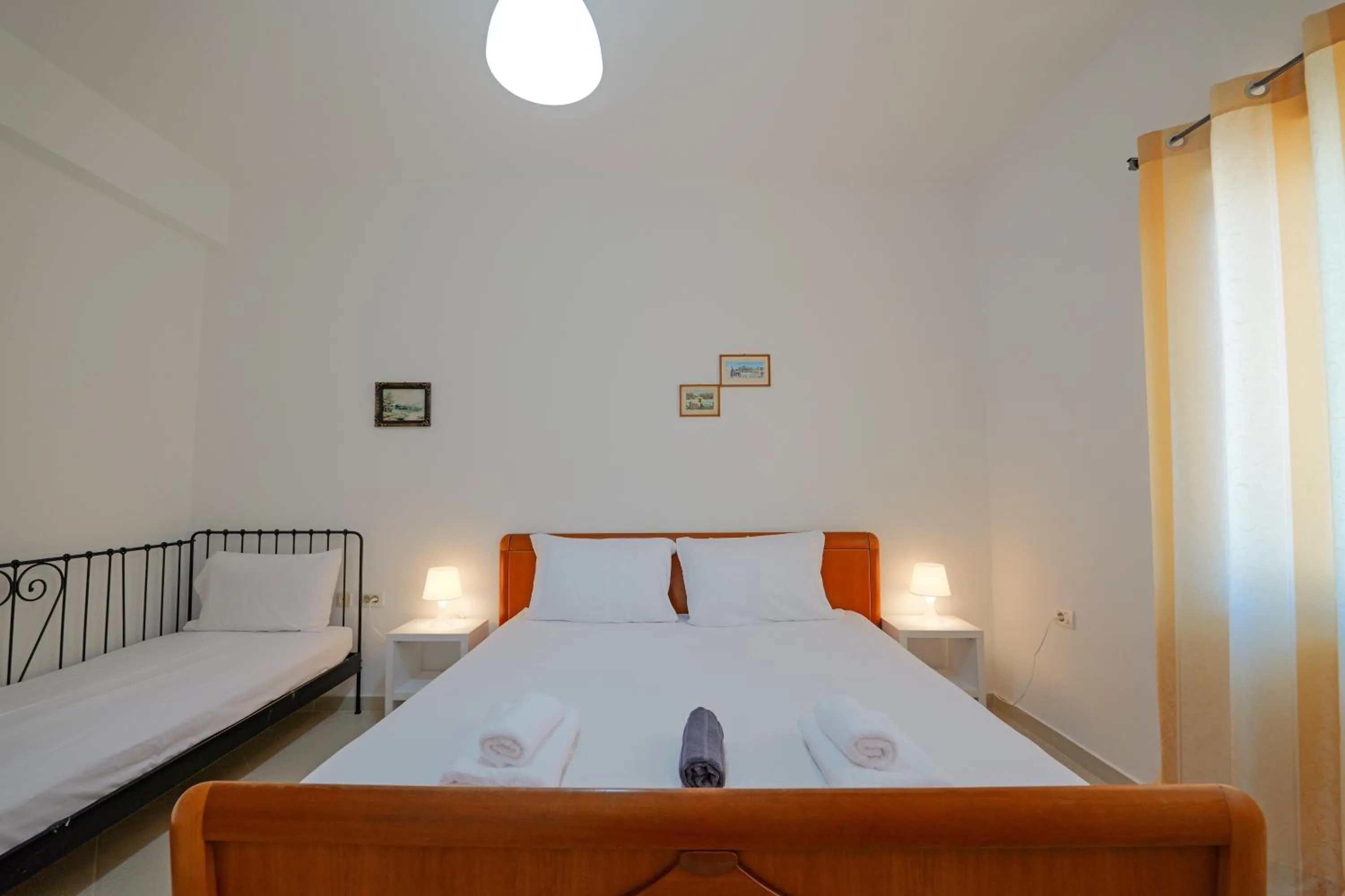 Bed in Central Garden Sofia 1- Free Parking