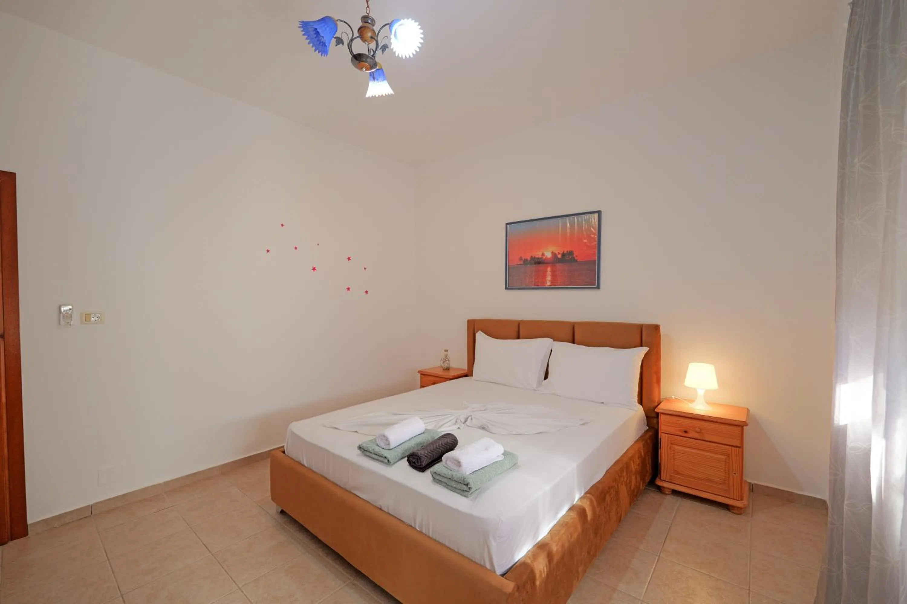 Bed in Central Garden Sofia 1- Free Parking