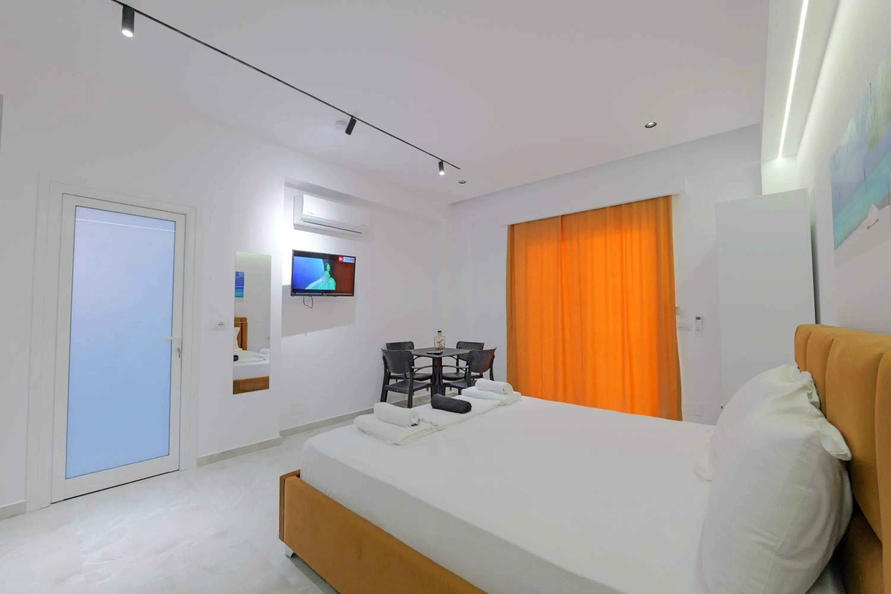 Photo of the whole room, Bed in Central Garden Sofia 1- Free Parking