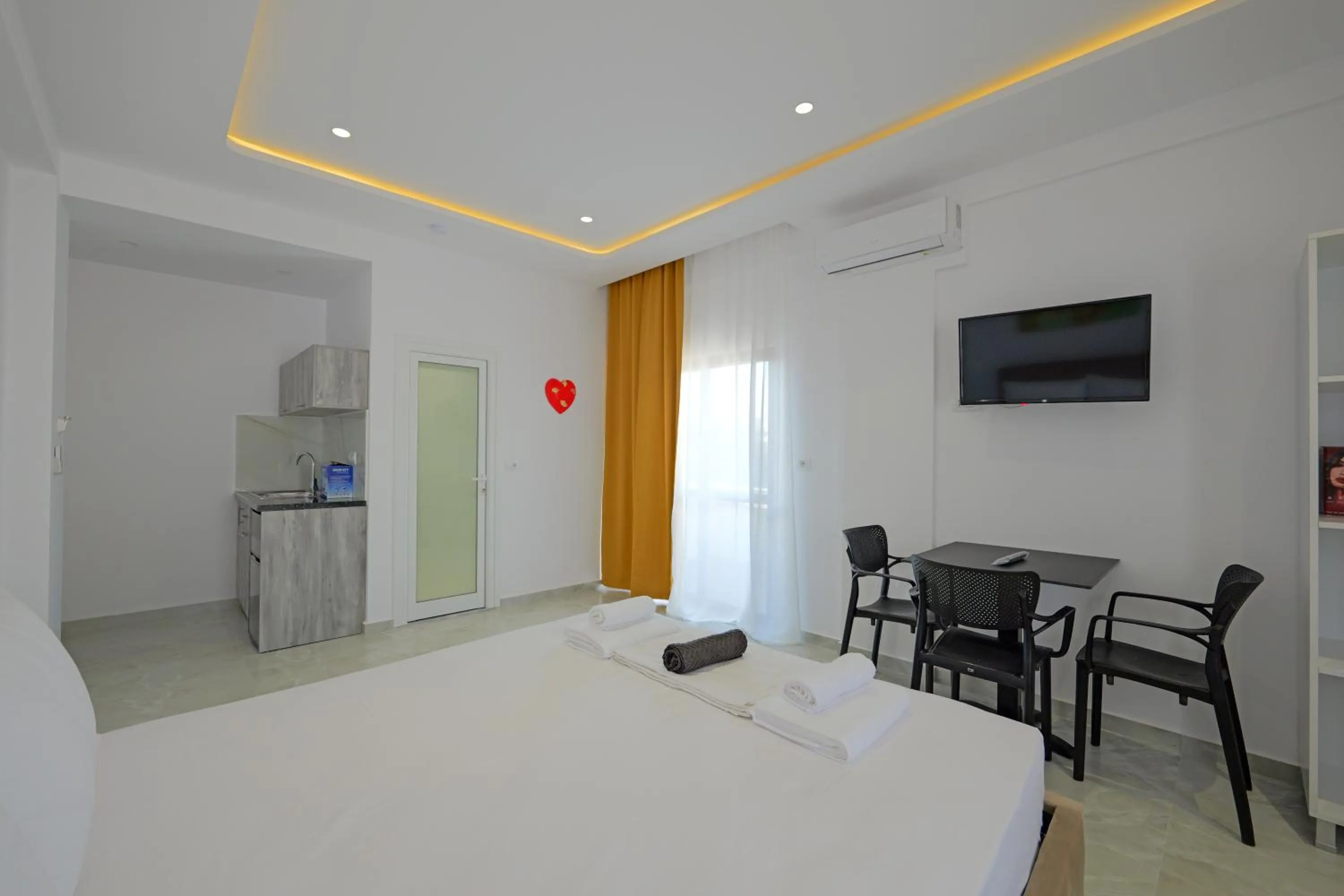 TV and multimedia in Central Garden Sofia 1- Free Parking