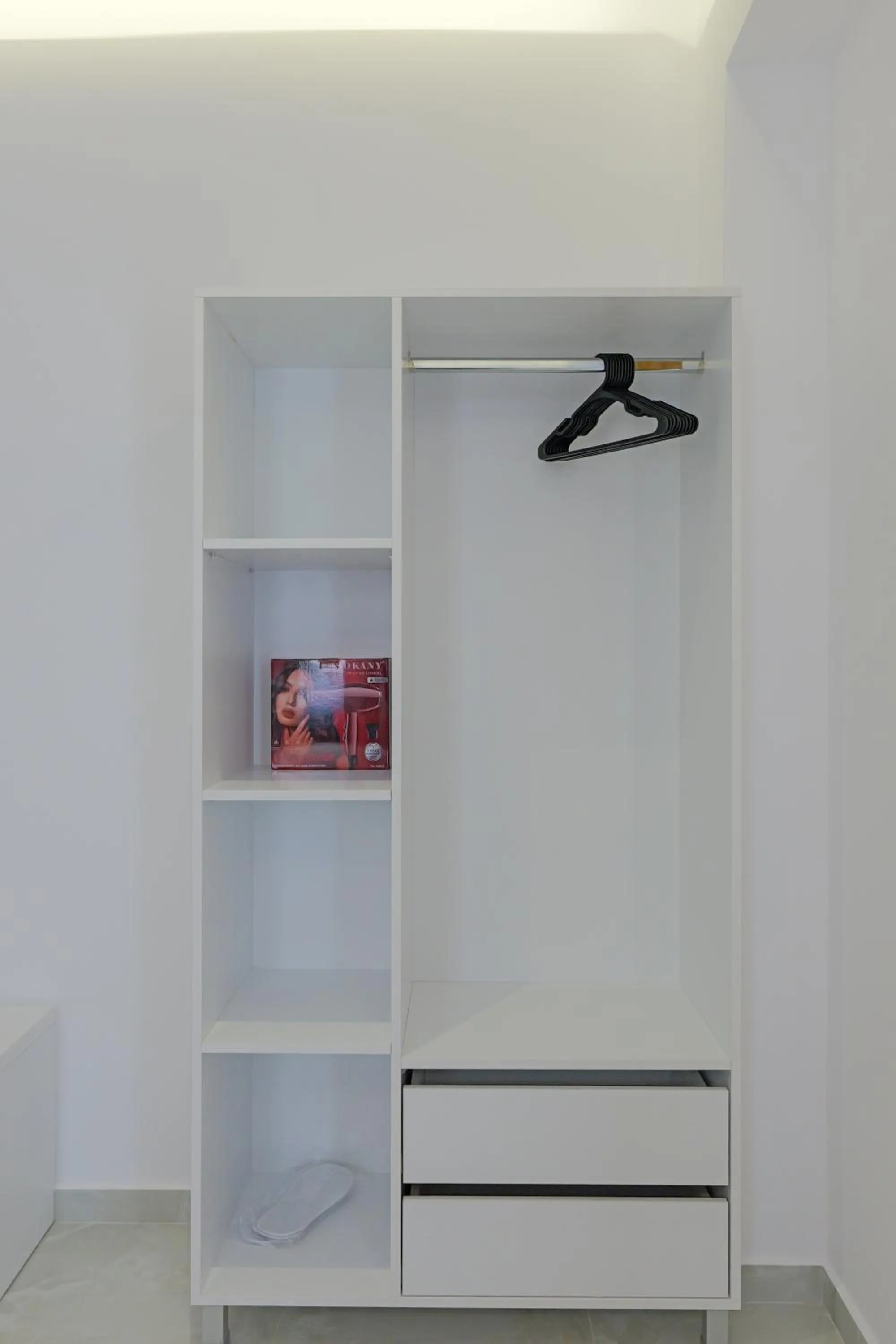 wardrobe in Central Garden Sofia 1- Free Parking