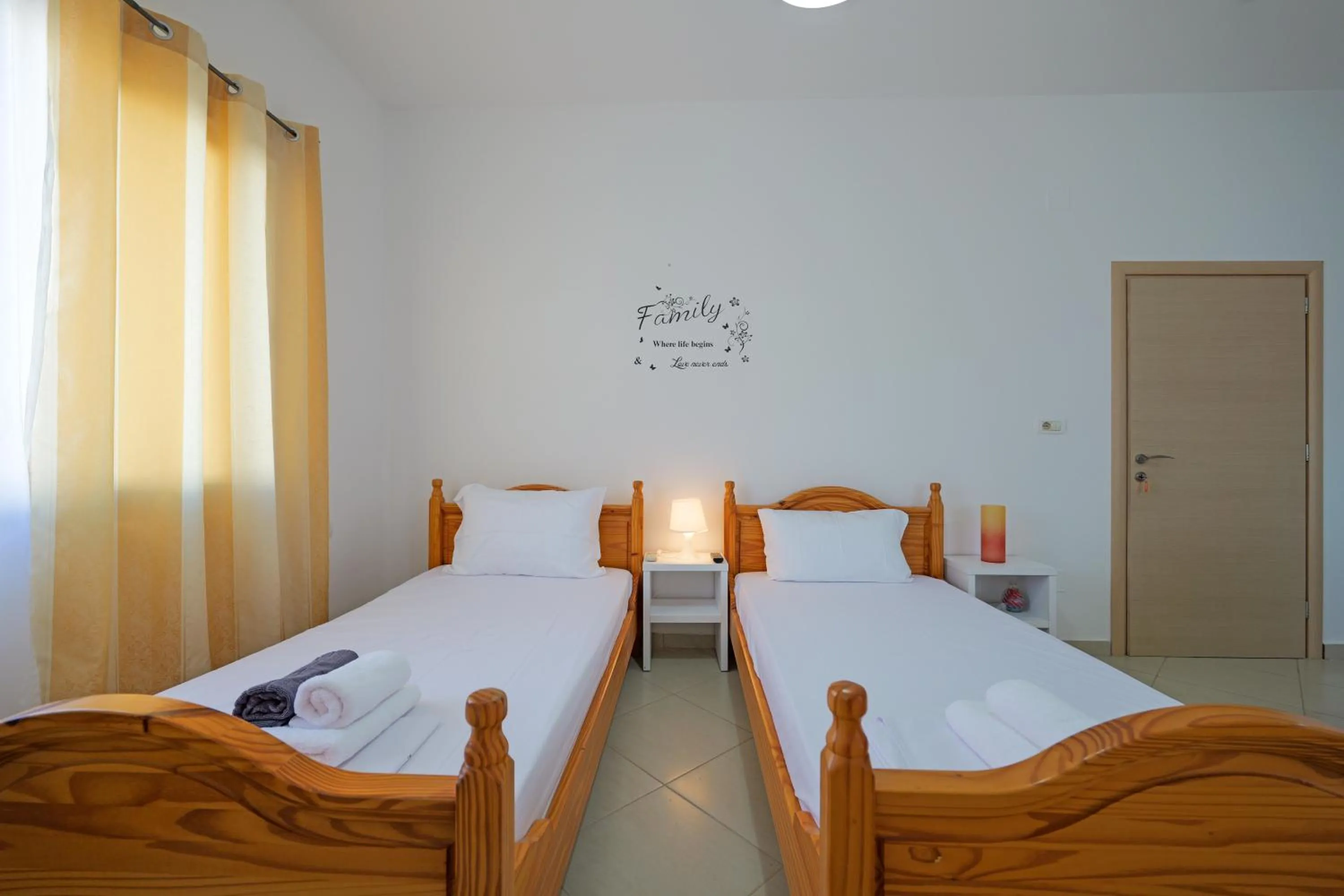 Bed in Central Garden Sofia 1- Free Parking