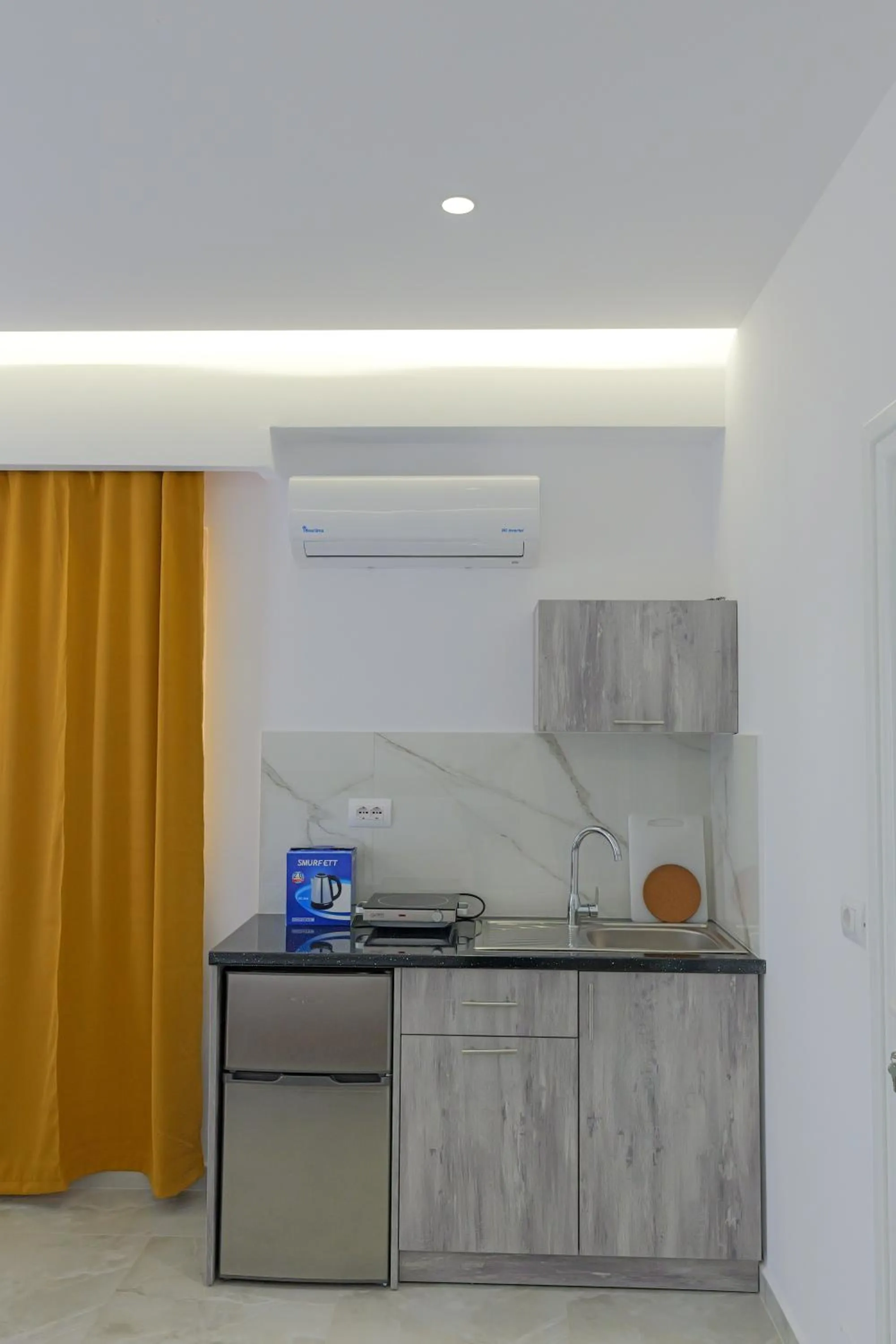 Kitchen or kitchenette in Central Garden Sofia 1- Free Parking