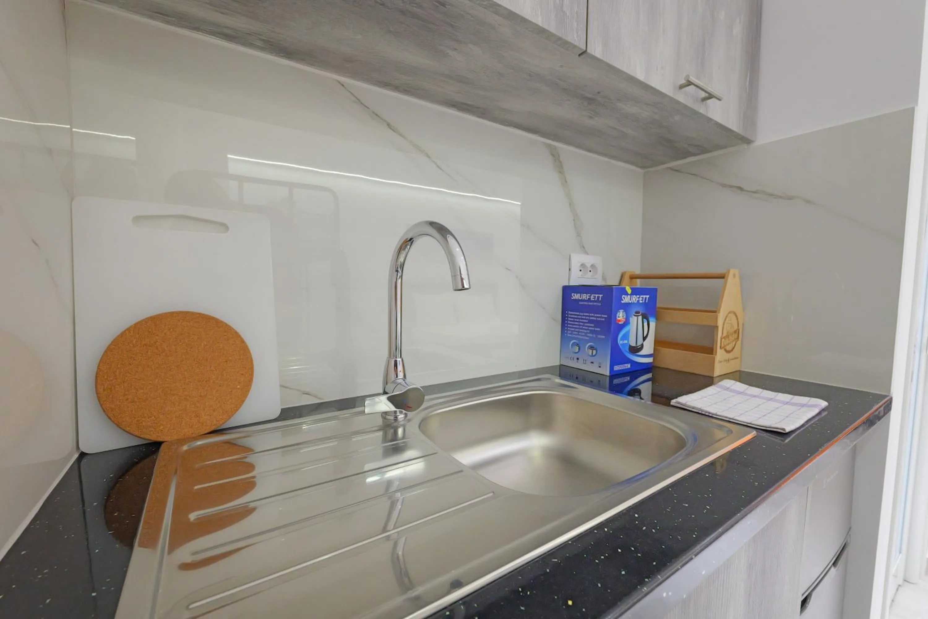 Kitchen or kitchenette in Central Garden Sofia 1- Free Parking