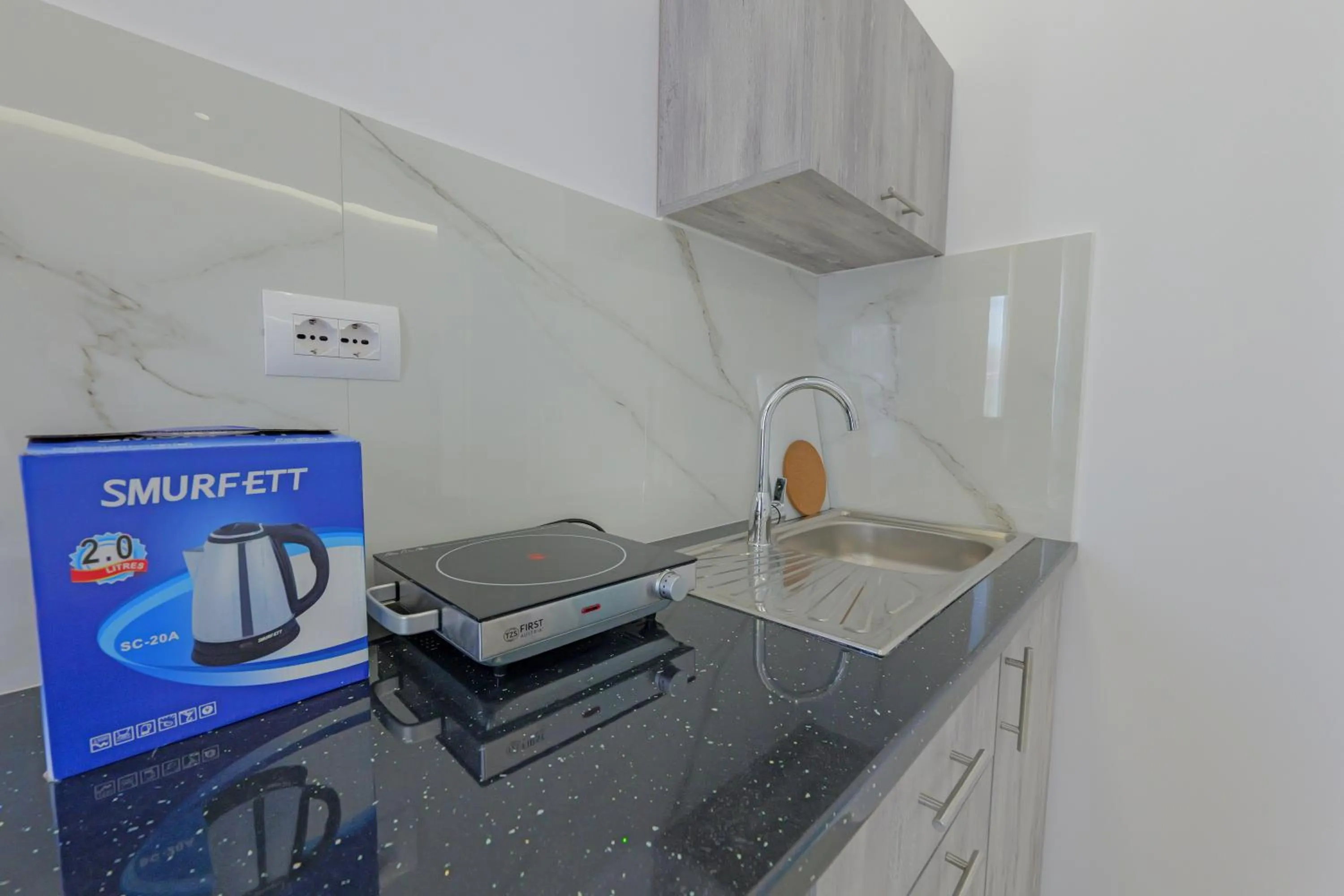 Kitchen or kitchenette in Central Garden Sofia 1- Free Parking