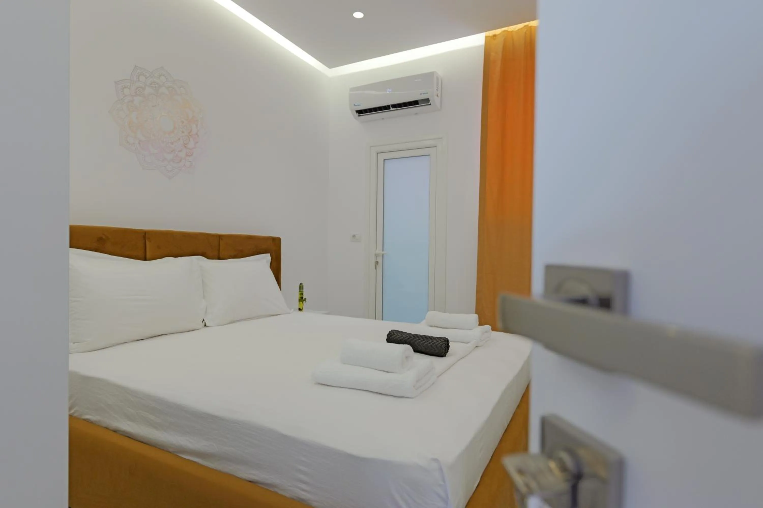 Bed in Central Garden Sofia 1- Free Parking