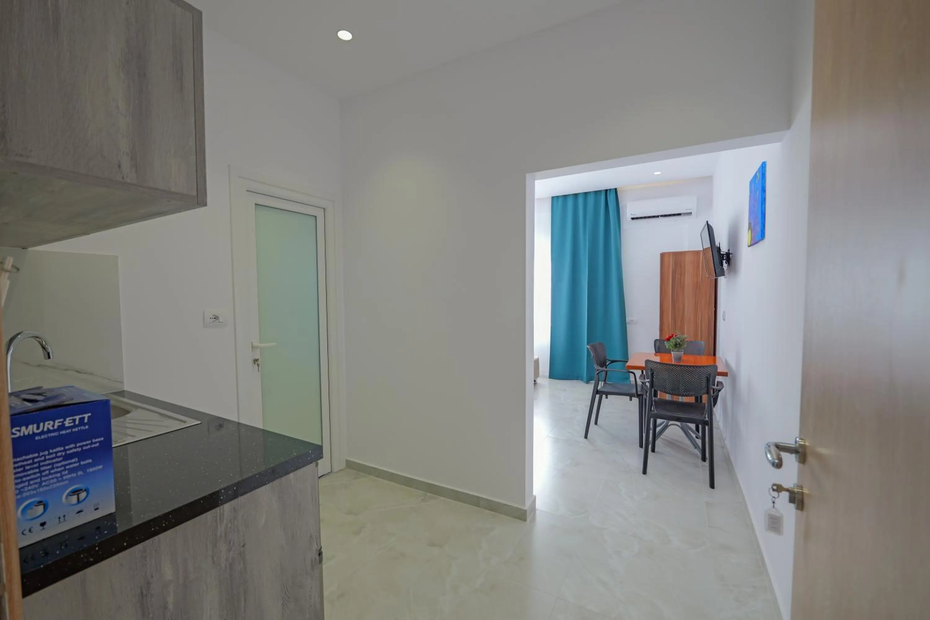 Kitchen or kitchenette in Central Garden Sofia 1- Free Parking