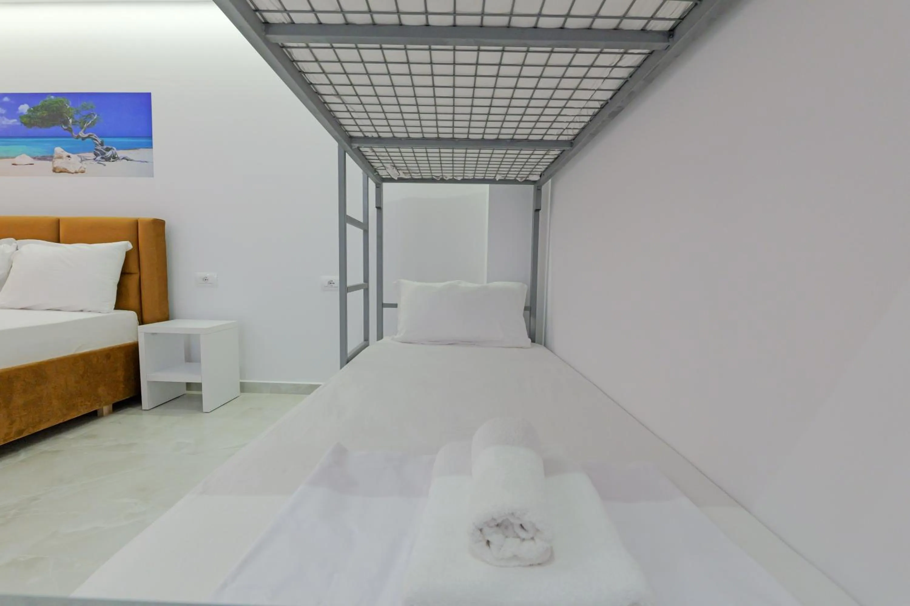 Bed in Central Garden Sofia 1- Free Parking