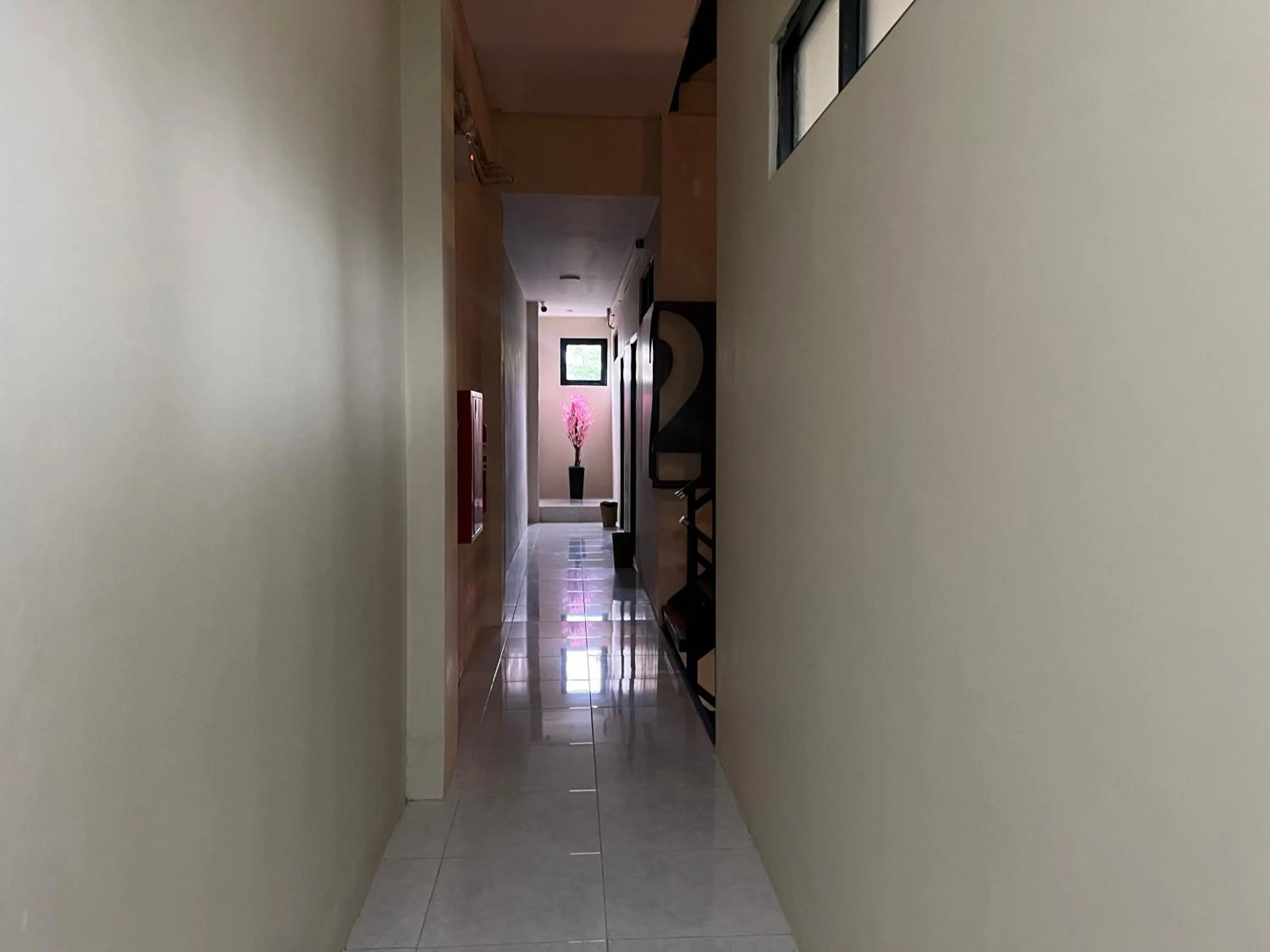 Property building in Brenn Hotel Semarang Mitra Reddoorz