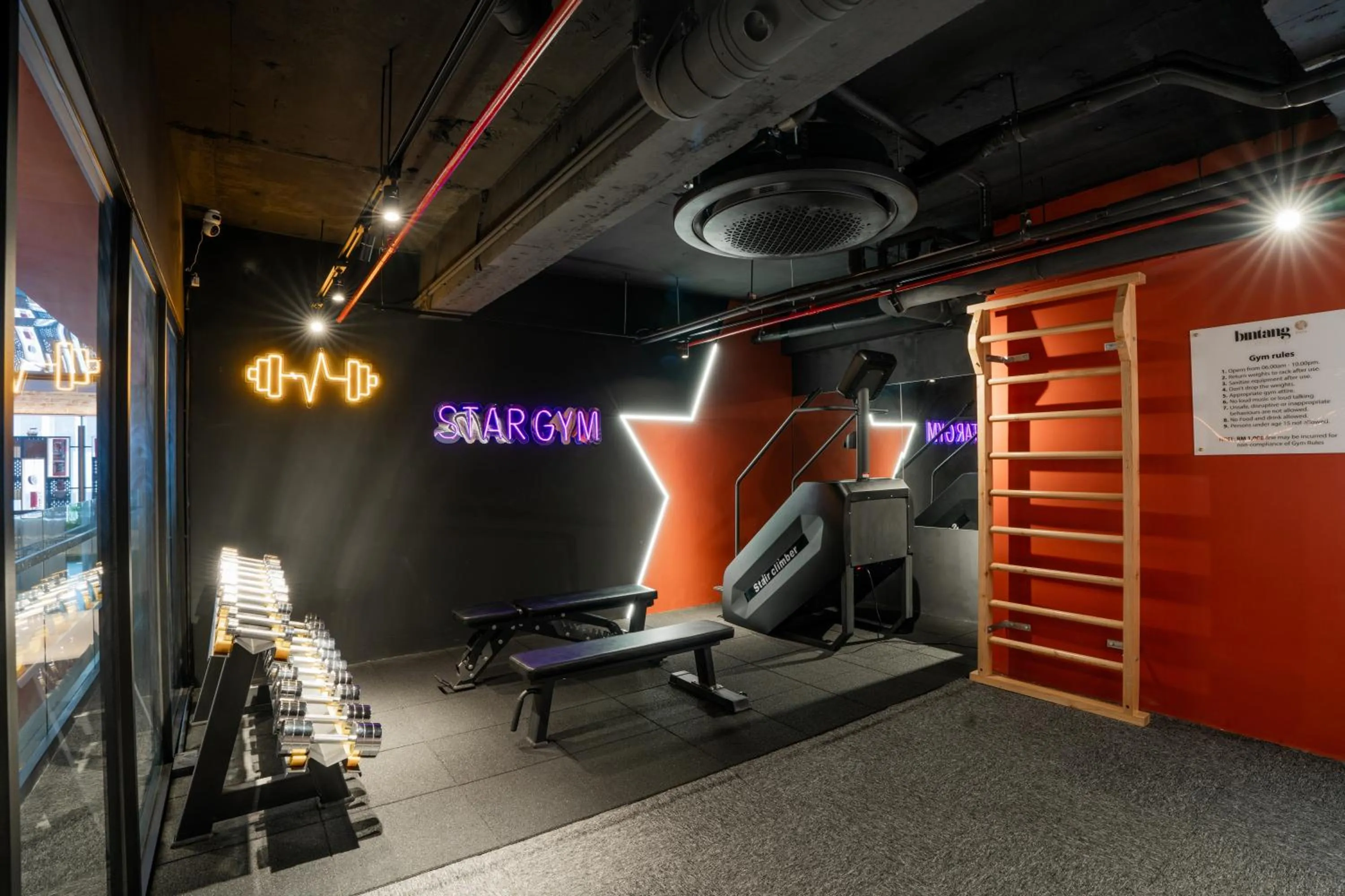 Fitness centre/facilities in Bintang Collectionz Hotel