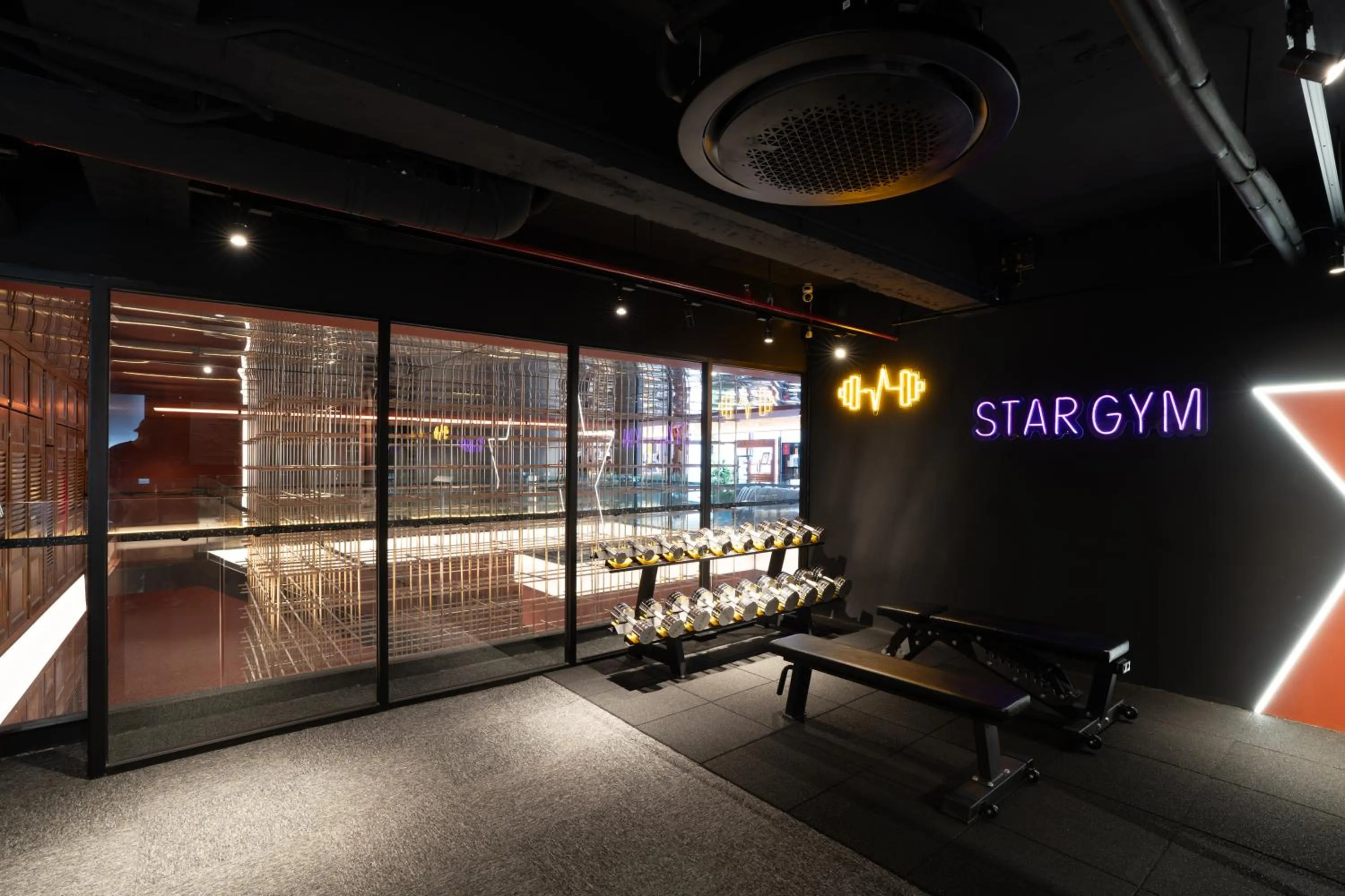 Fitness centre/facilities in Bintang Collectionz Hotel