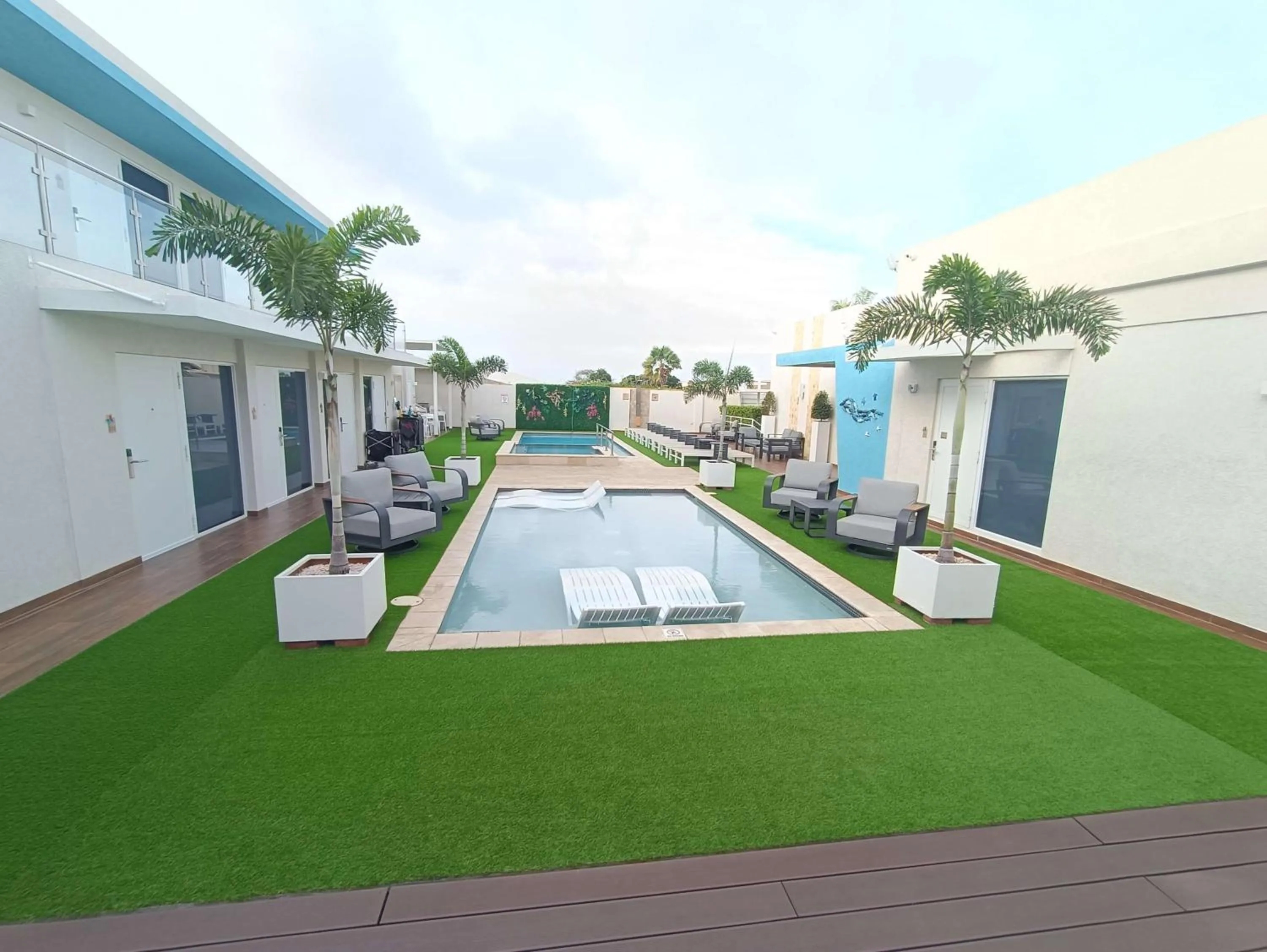 Pool view in Aruba Boutique & Art Hotel - Adults Only