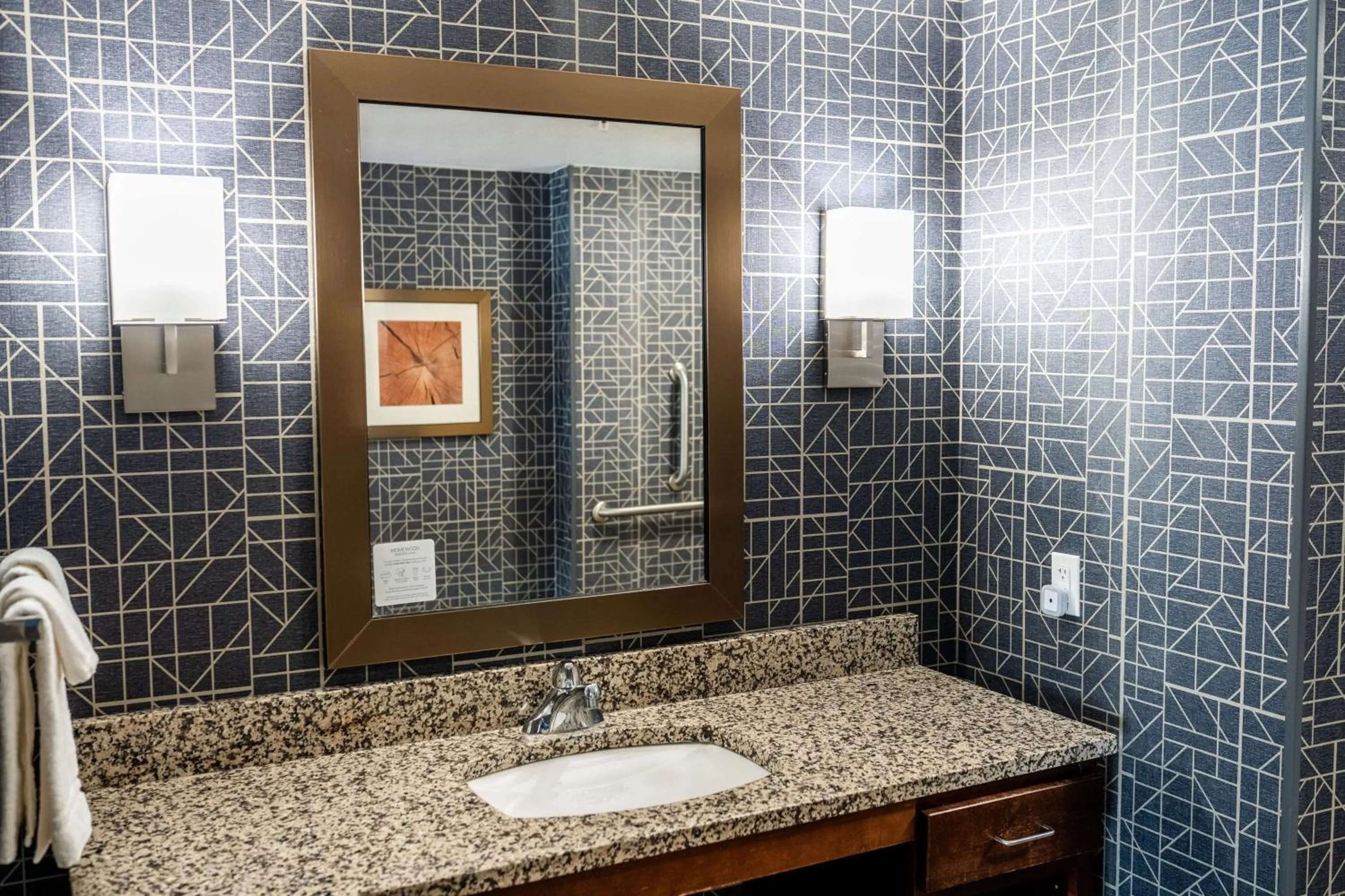 Bathroom in Homewood Suites by Hilton Rochester Mayo Clinic-St. Marys Campus