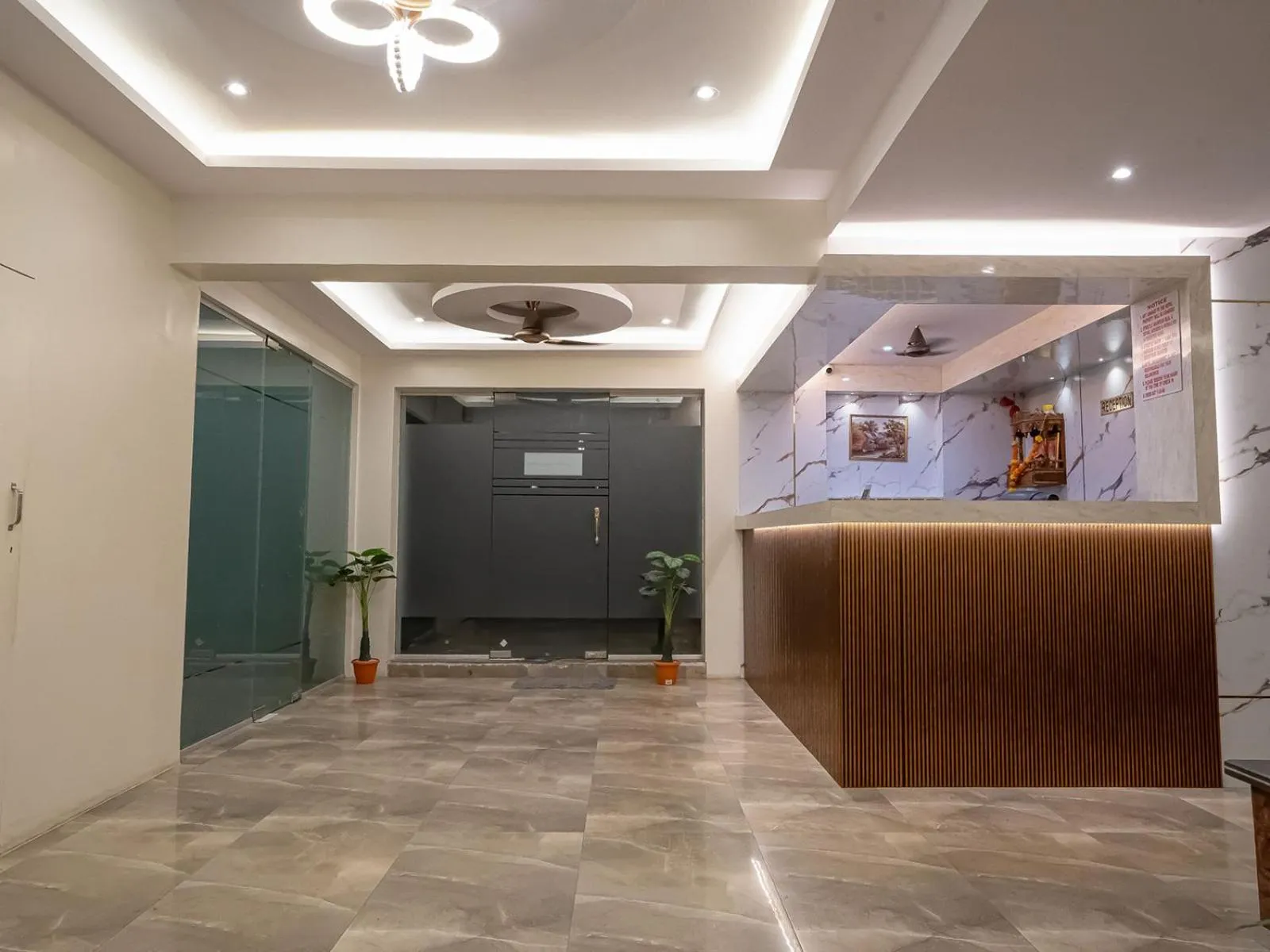 Lobby or reception in Hotel Grand Seasons- Navi Mumbai