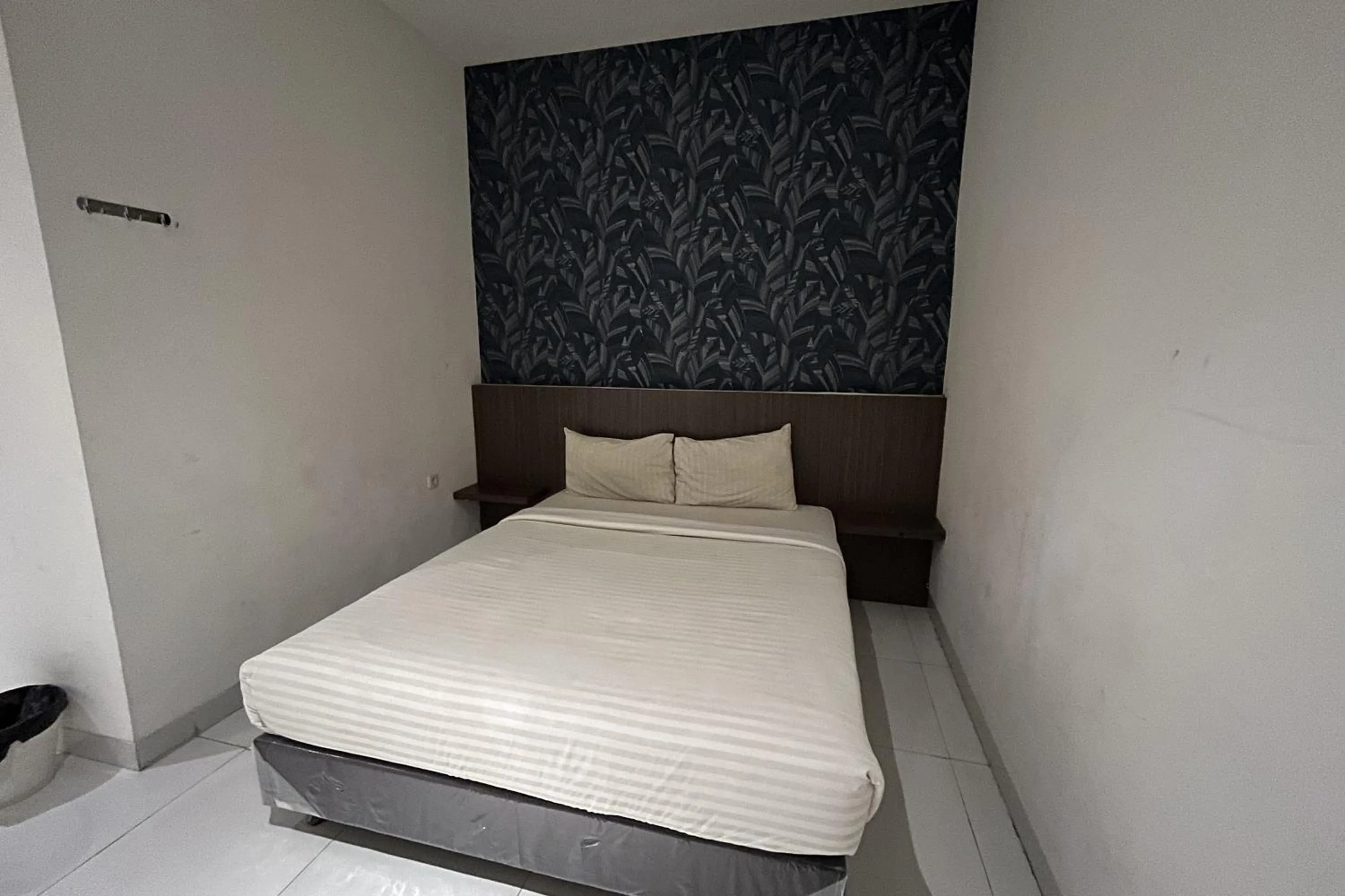 Bedroom, Bed in Good Day Inn