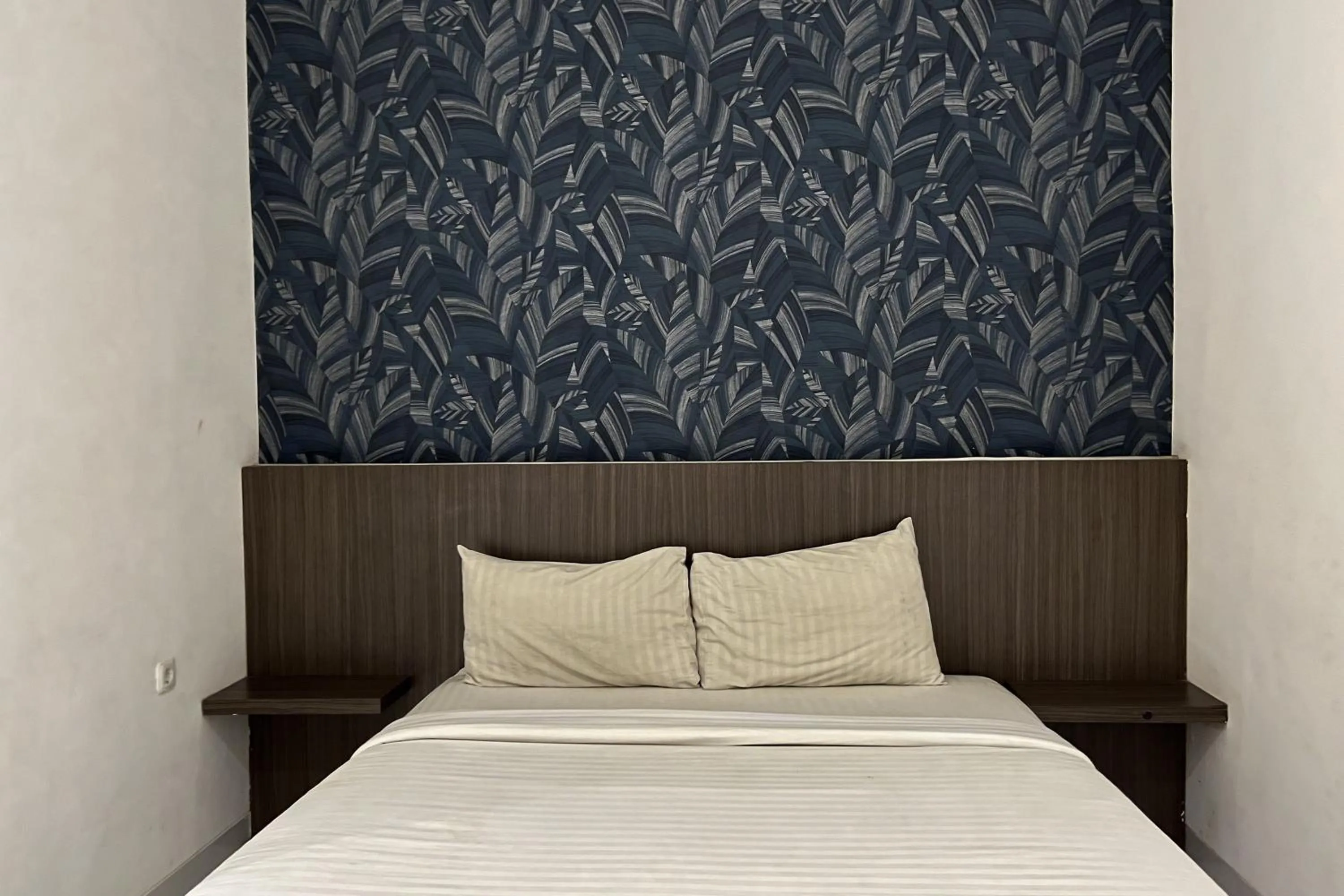 Bedroom, Bed in Good Day Inn