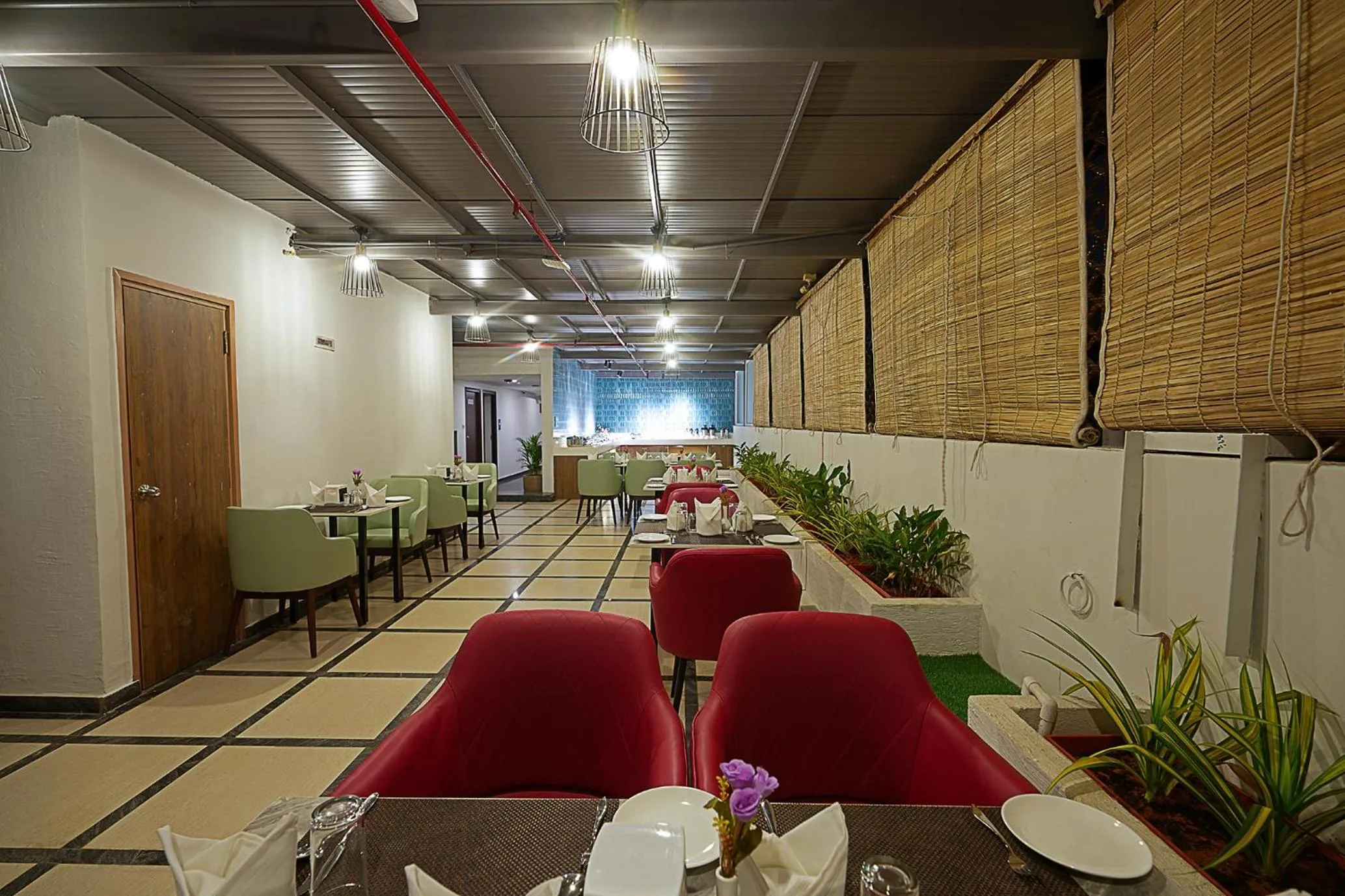 Restaurant/places to eat in Grand Continent Malleshwaram A Sarovar Portico Affiliate Hotel