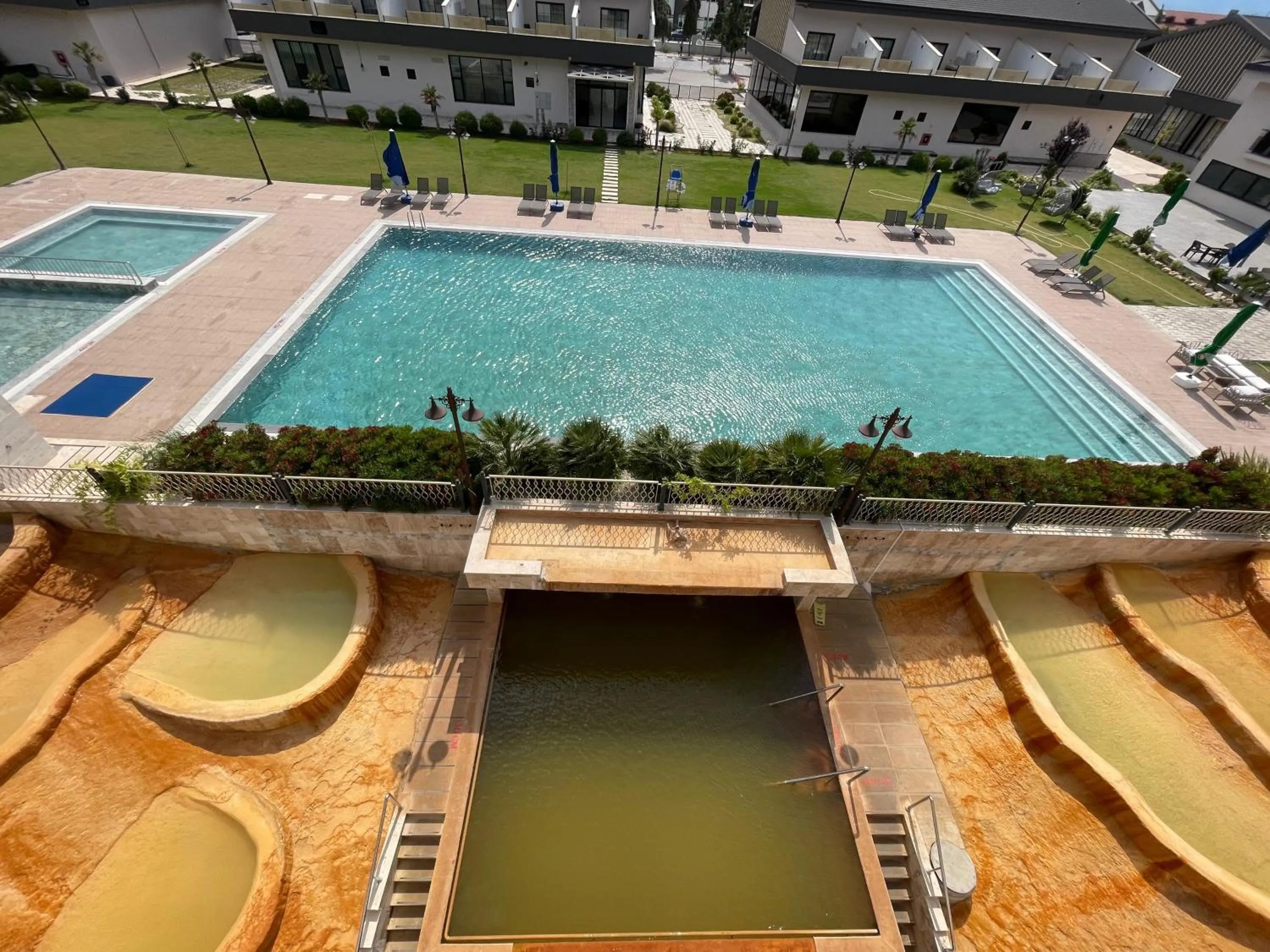 Pool view in Pamukkale Kaya Termal Otel