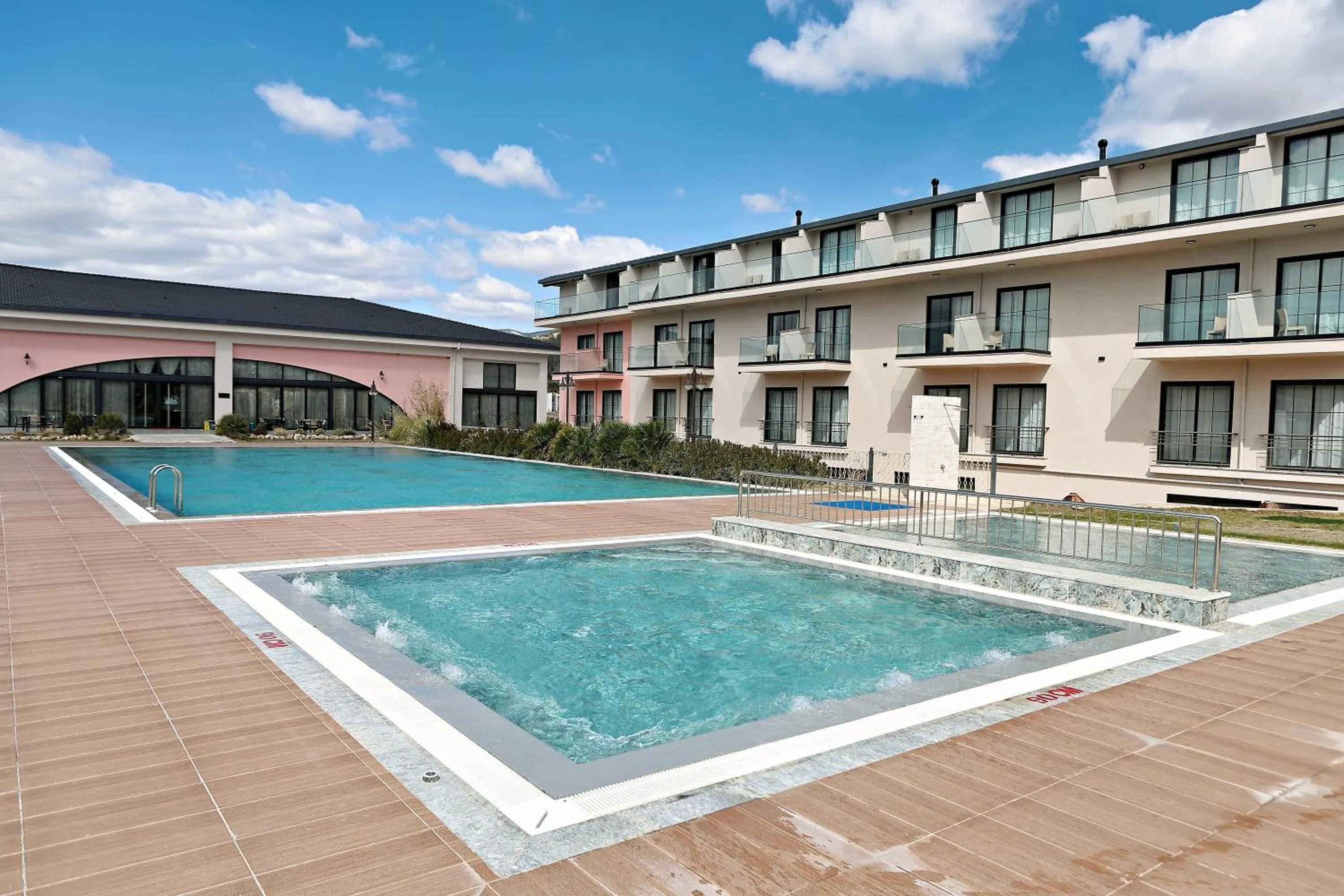 Pool view in Pamukkale Kaya Termal Otel