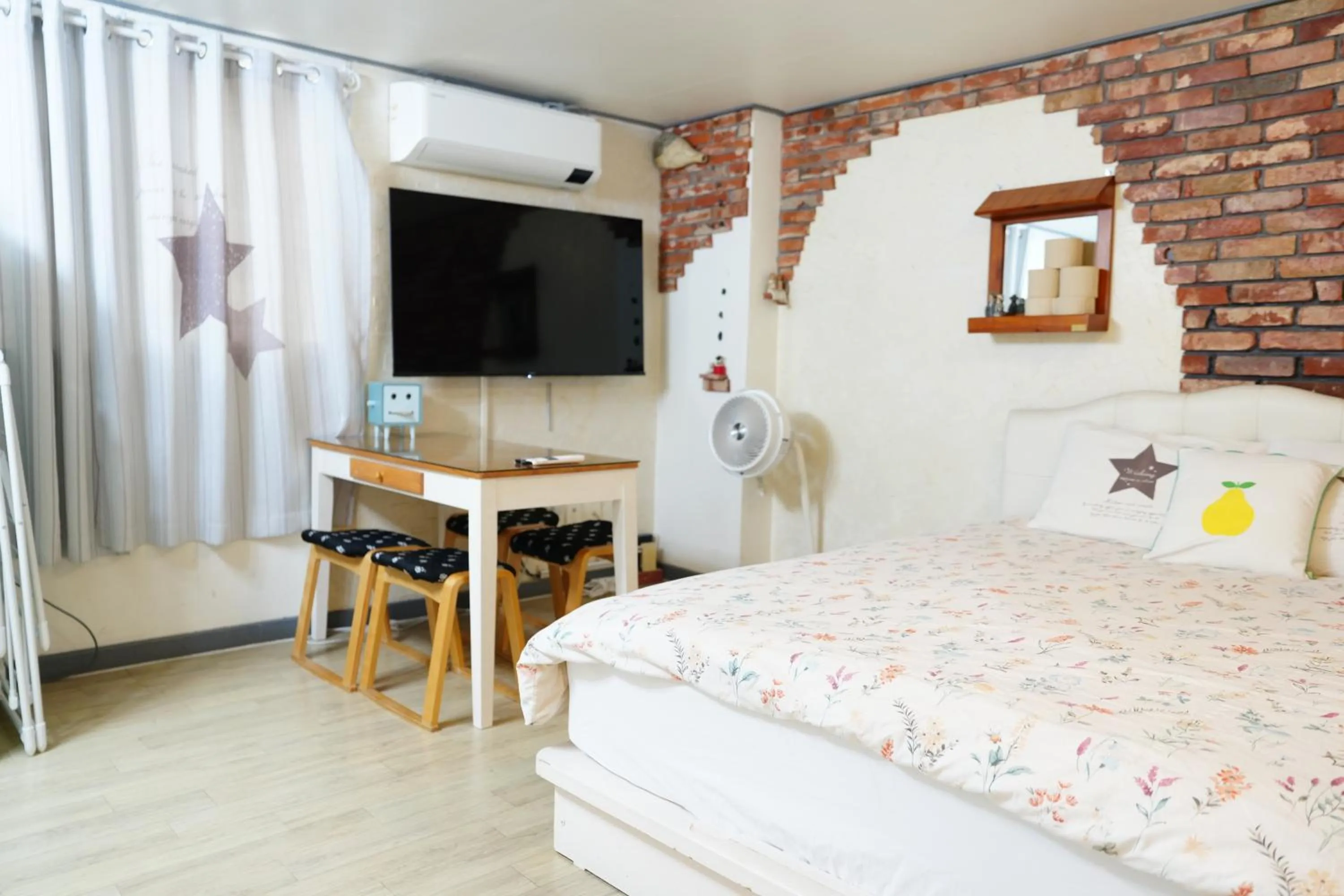 Bed in Residence Unicorn