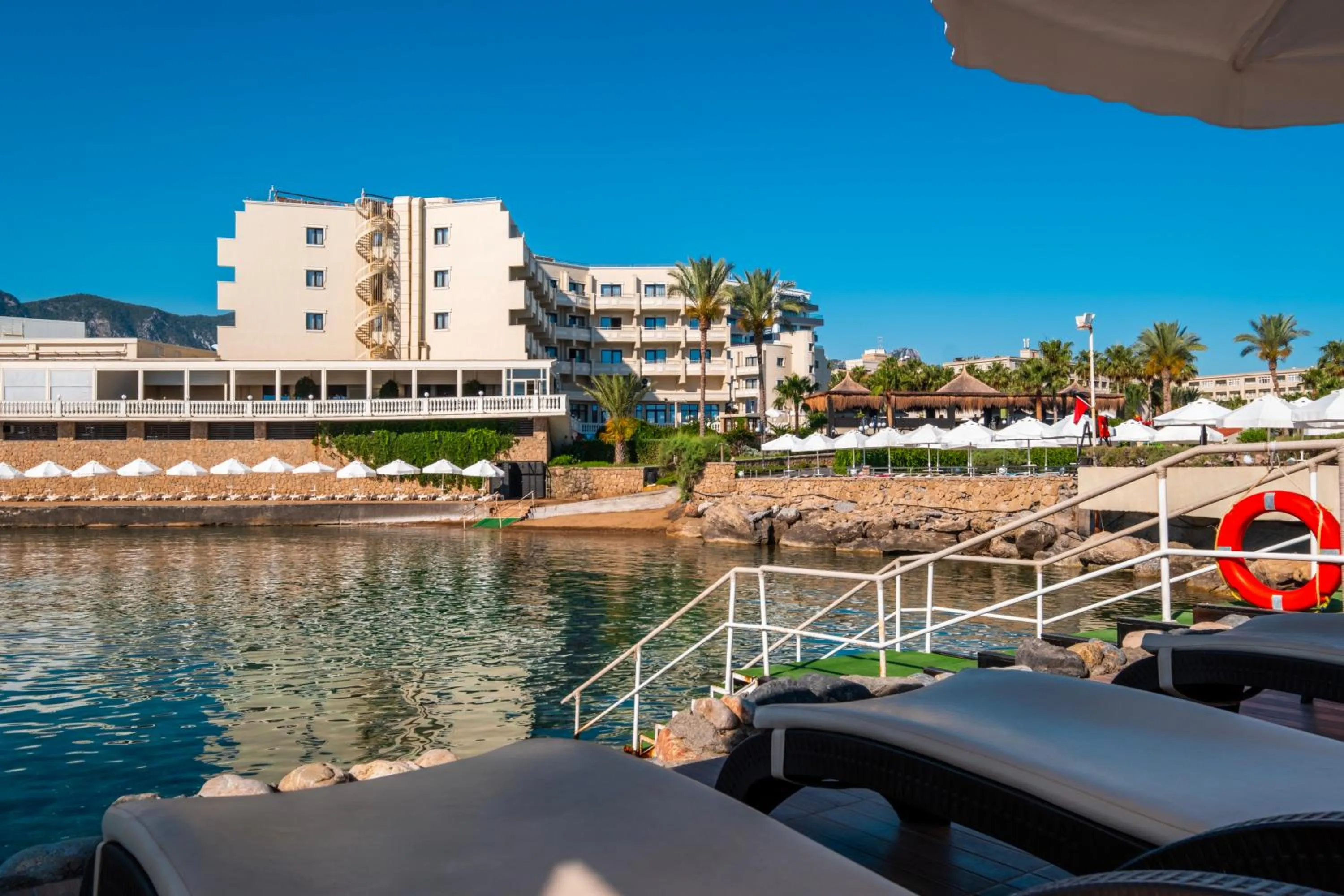 Beach in Vuni Palace Hotel & Casino & SPA