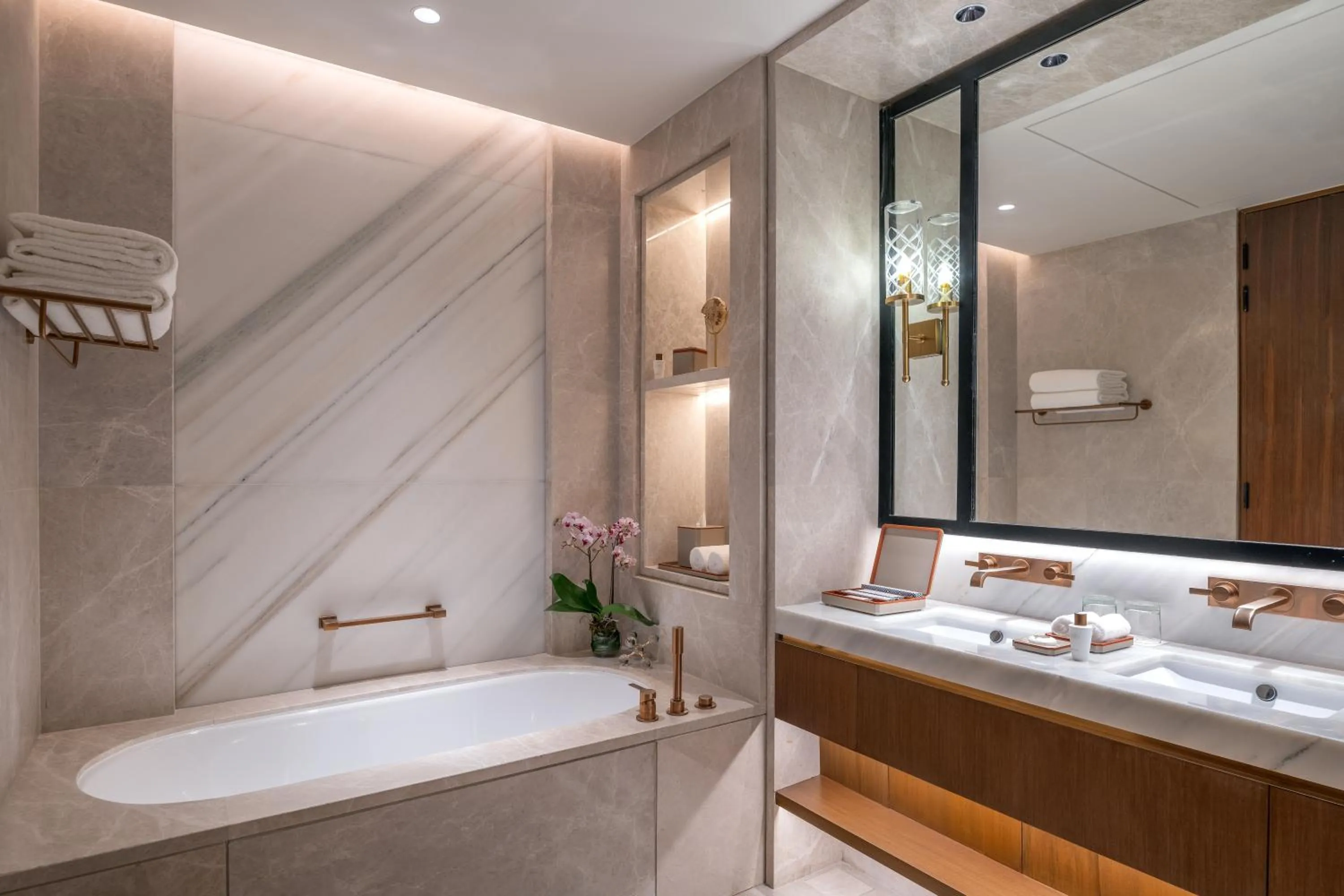 Bath in Solaire Resort North