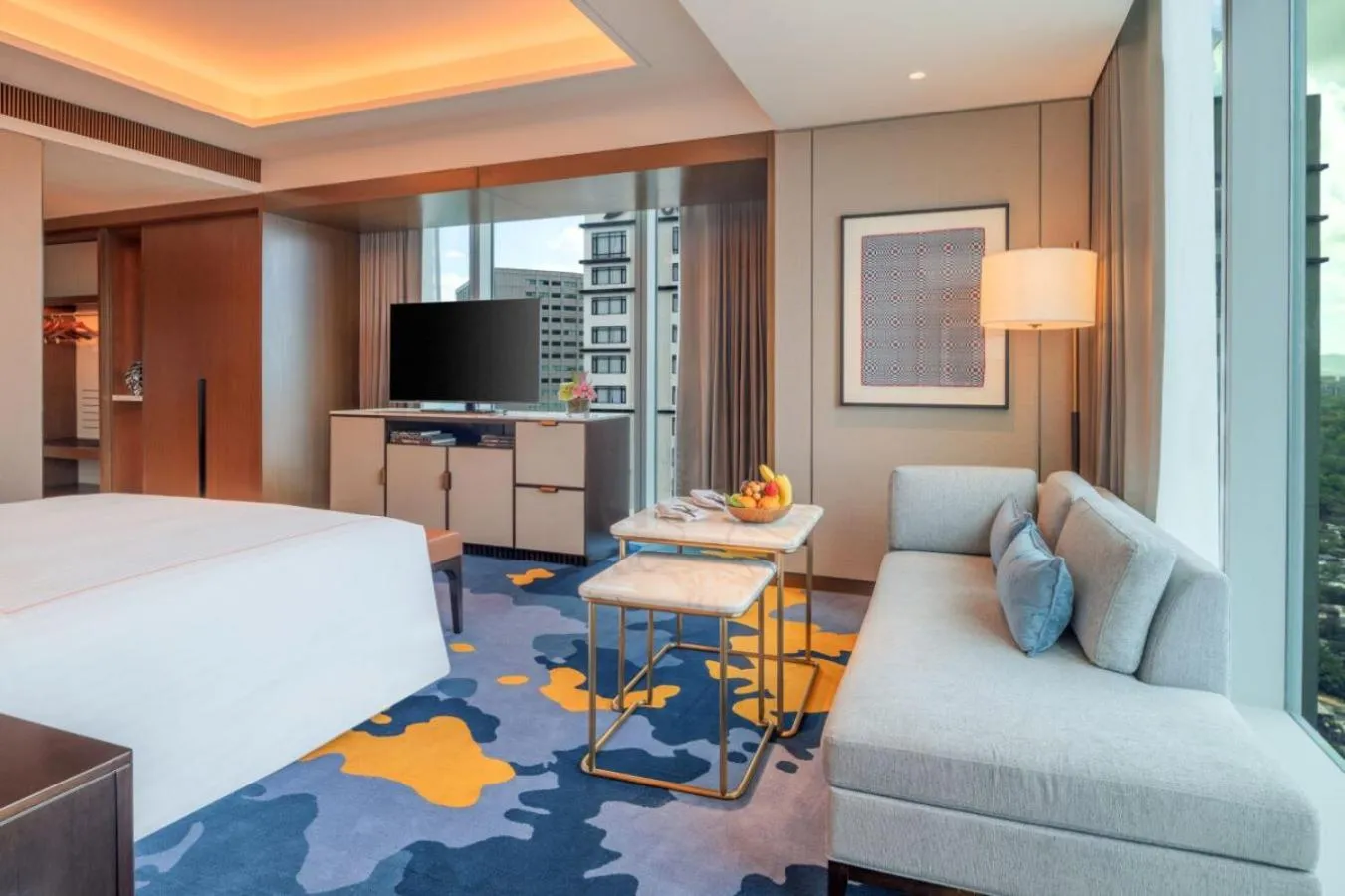 Seating area, Bed in Solaire Resort North