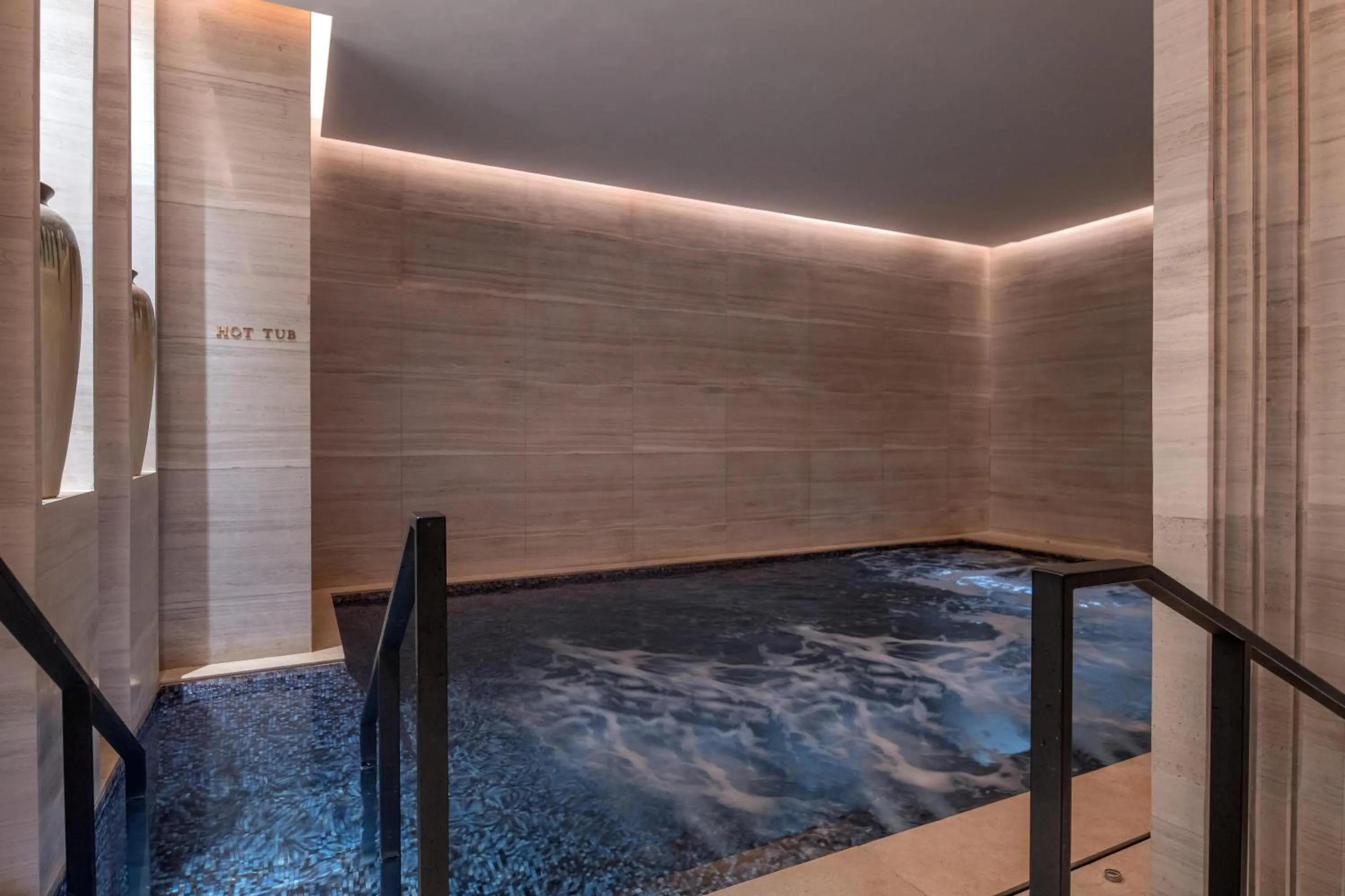 Hot Tub in Solaire Resort North