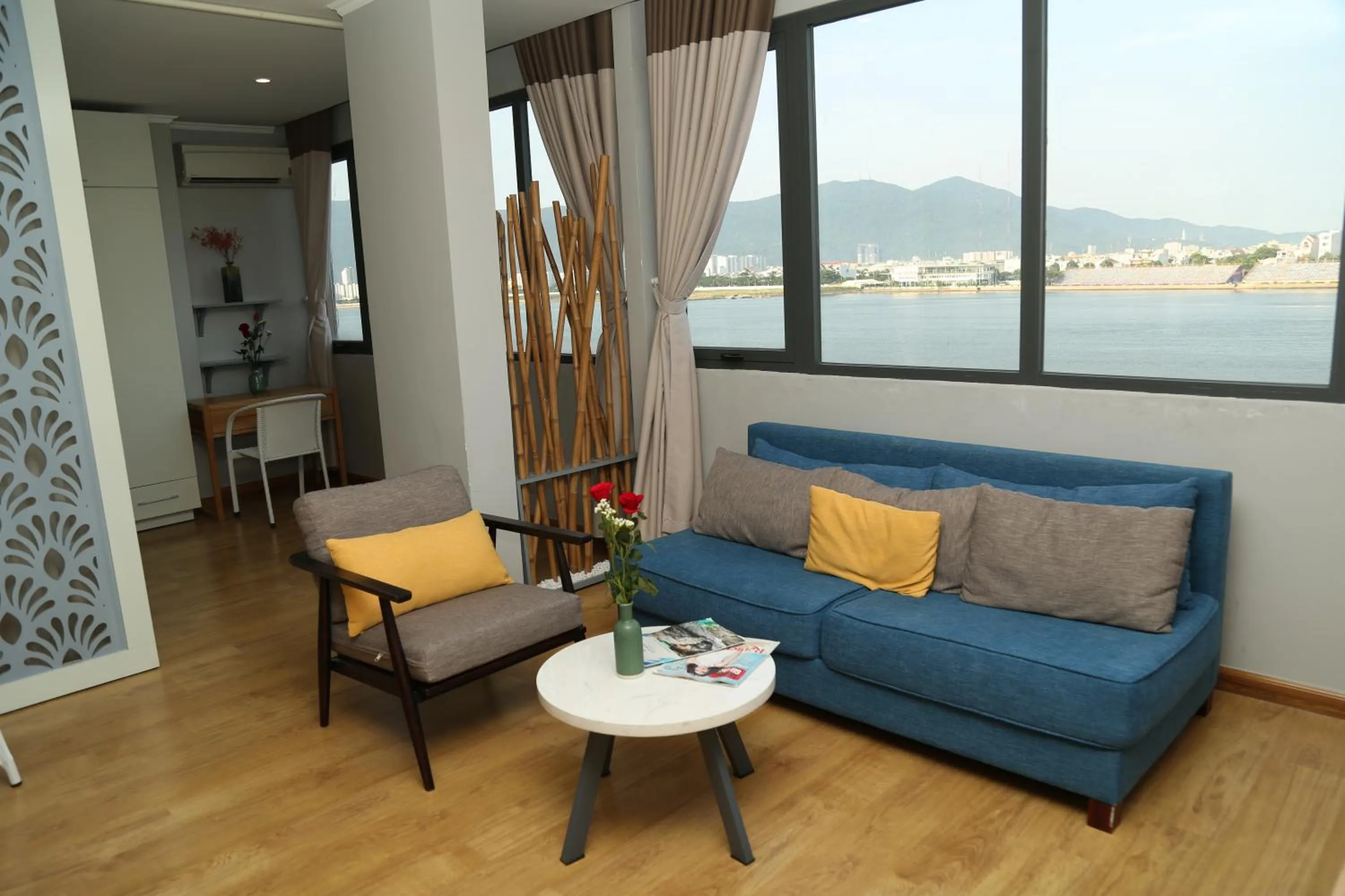 Living room in KaKa Hotel Han River