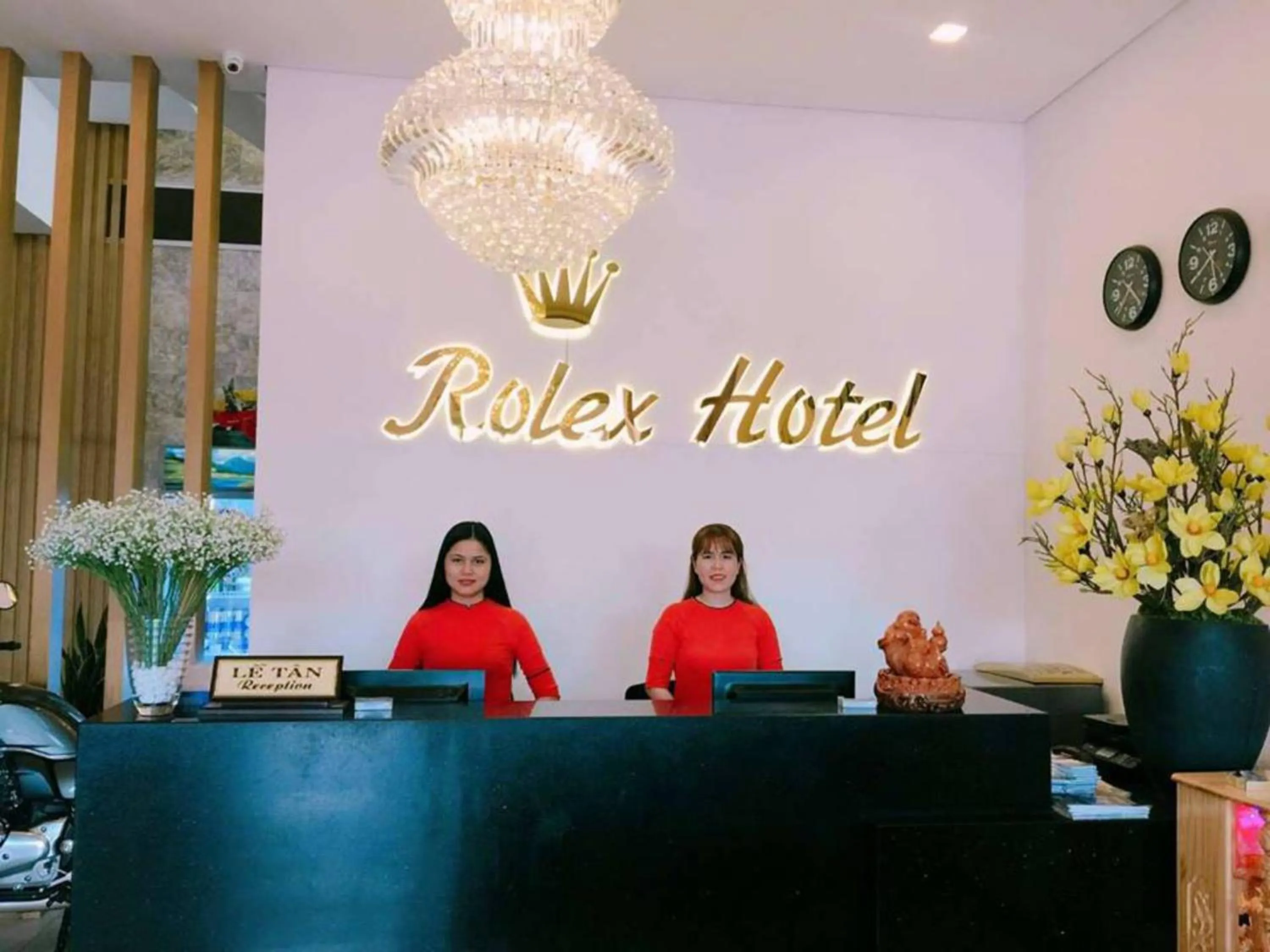 Staff in KaKa Hotel Han River