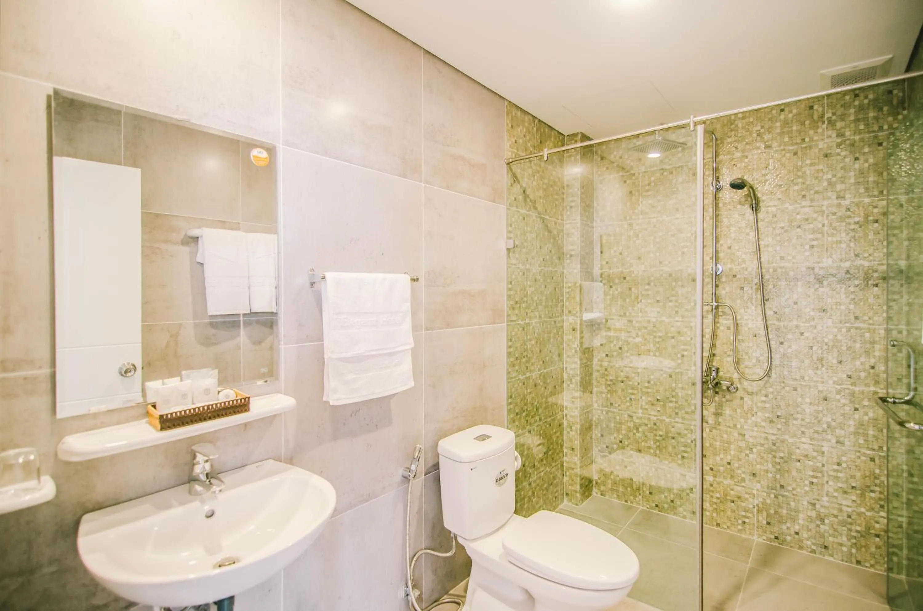 Bathroom in KaKa Hotel Han River