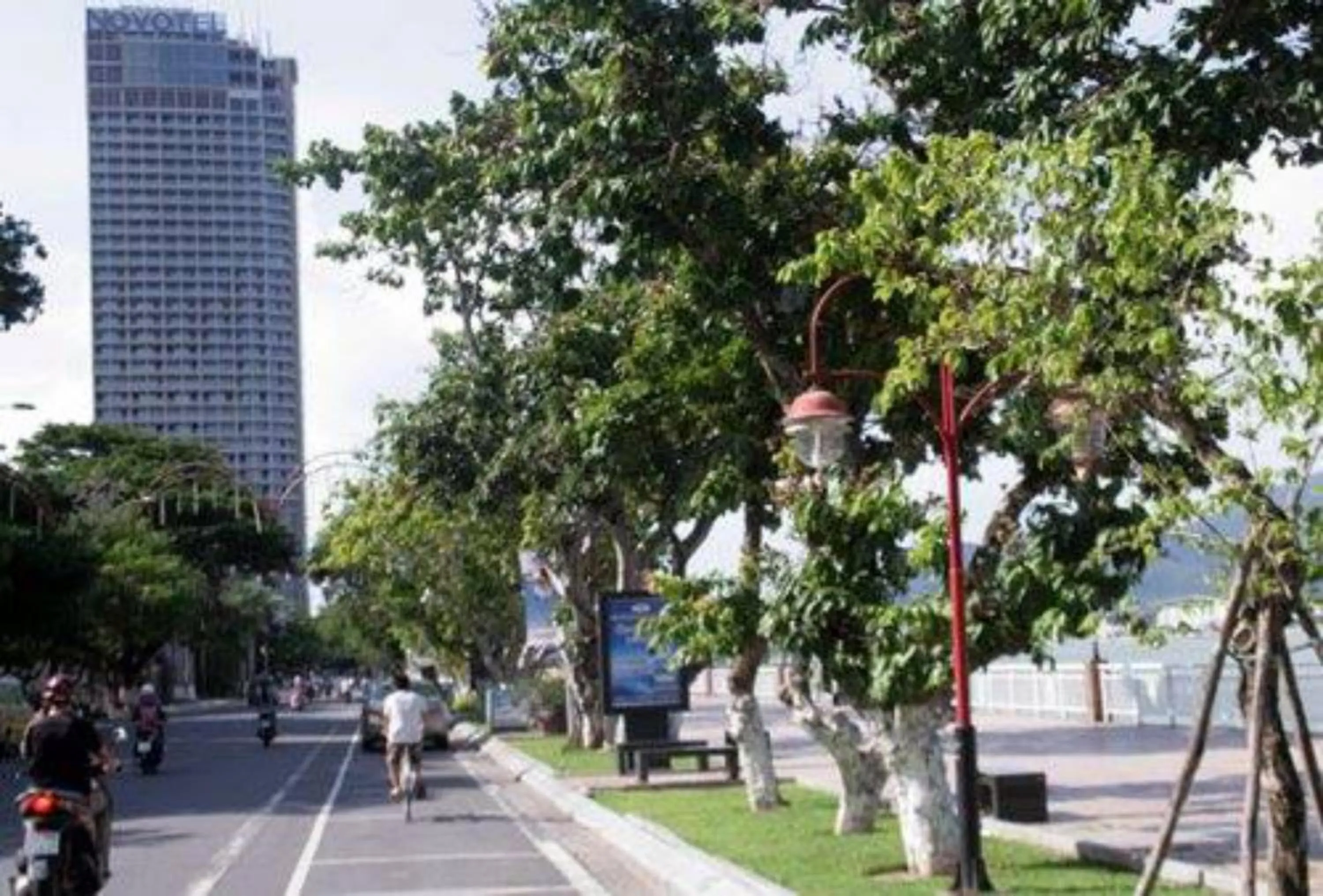 Nearby landmark in KaKa Hotel Han River