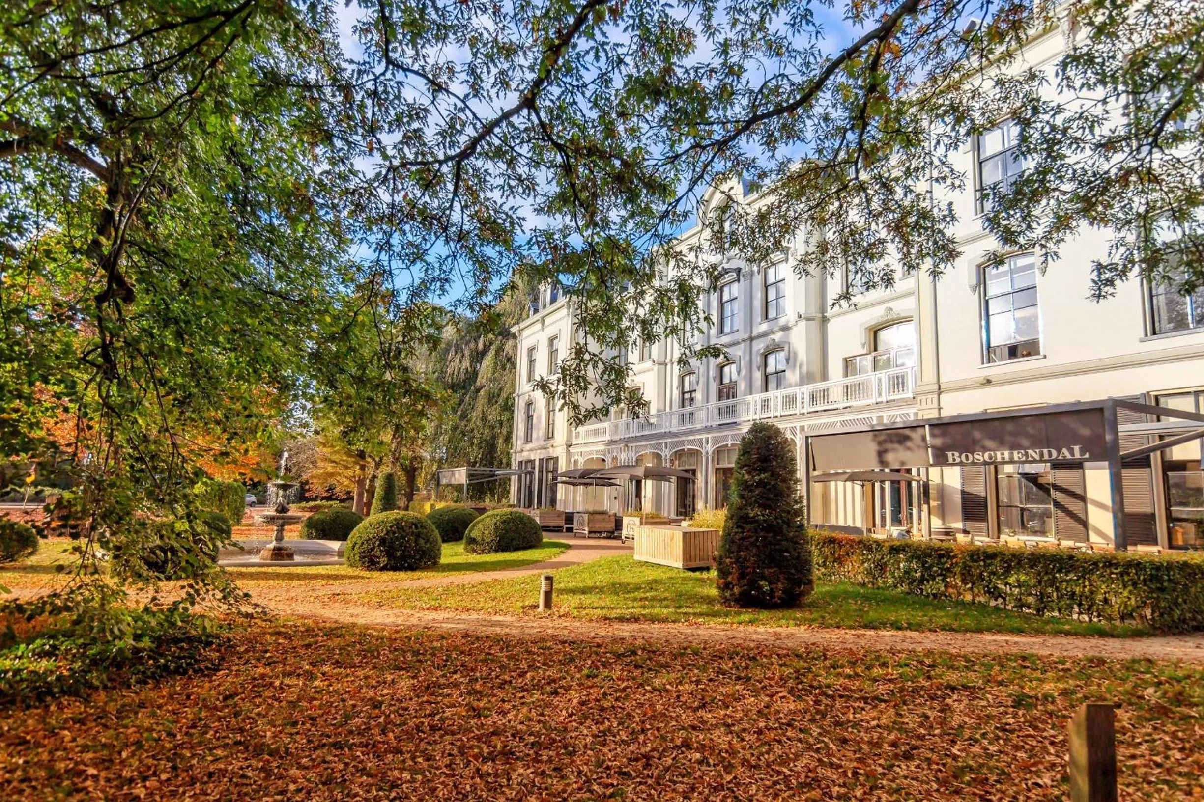 Property building in Hotel Villa Ruimzicht