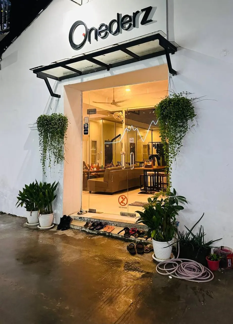 Onederz SHV Golden Lion