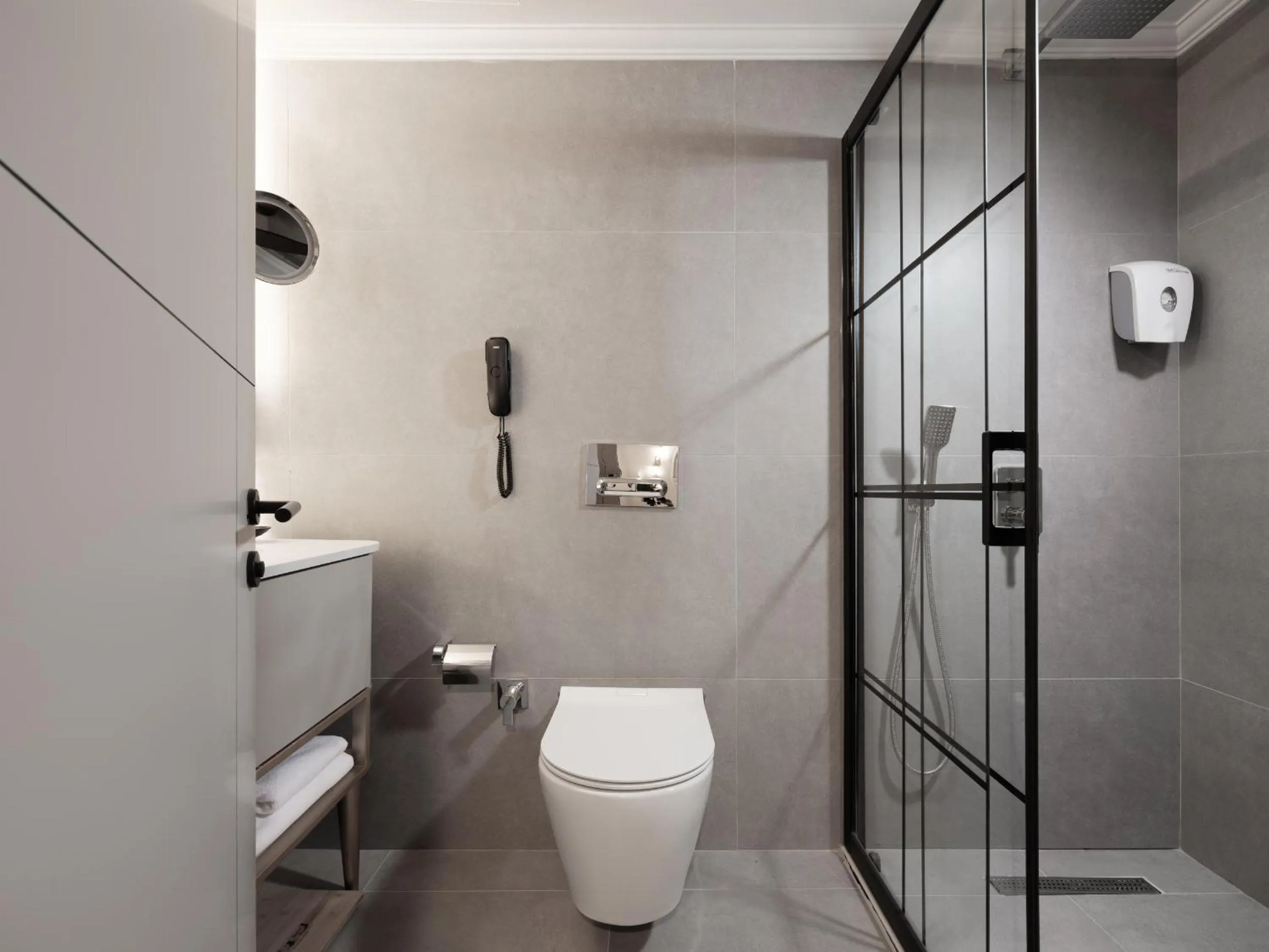 Shower in Perla Pura