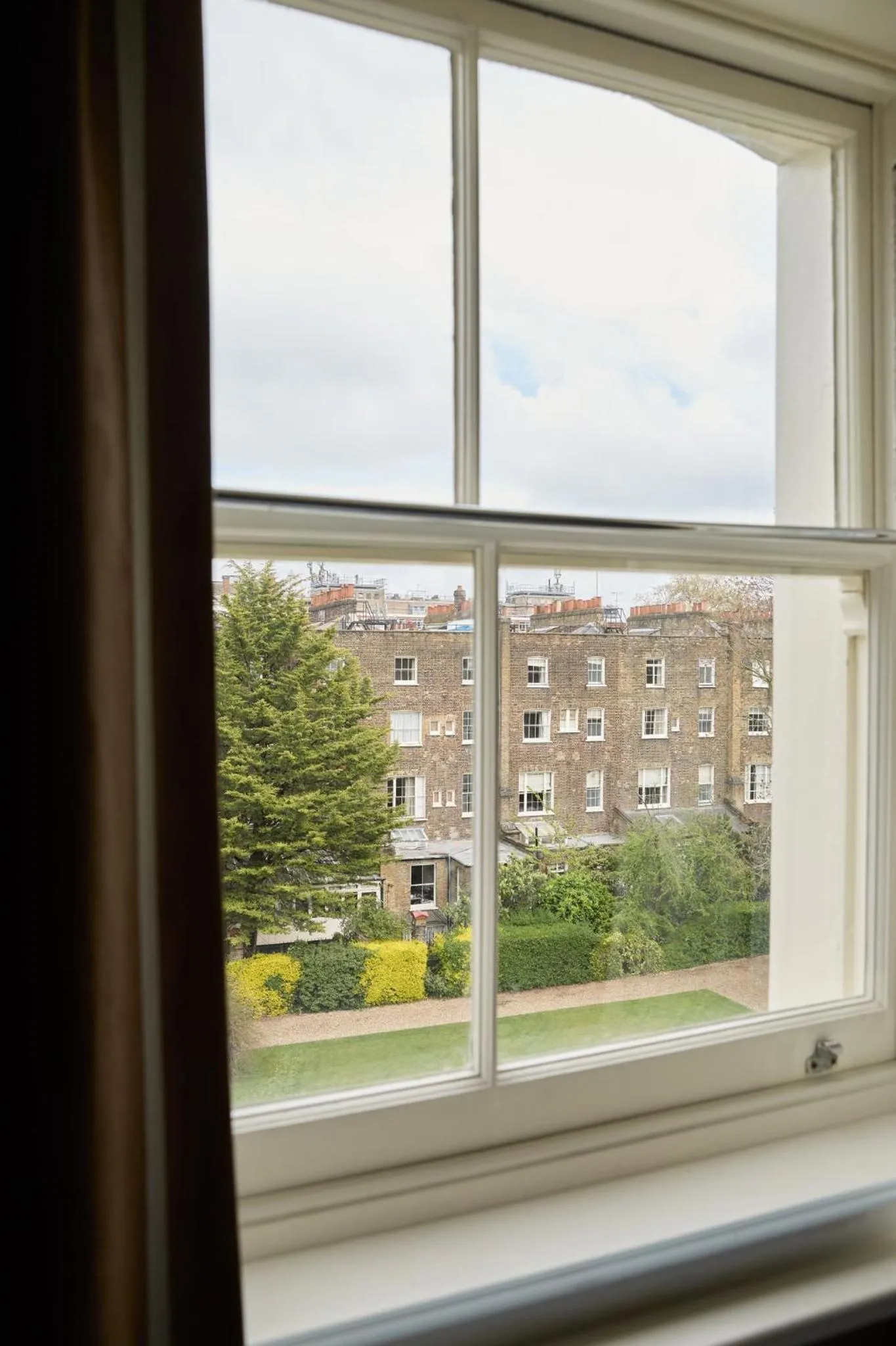 Photo of the whole room in The Montague On The Gardens